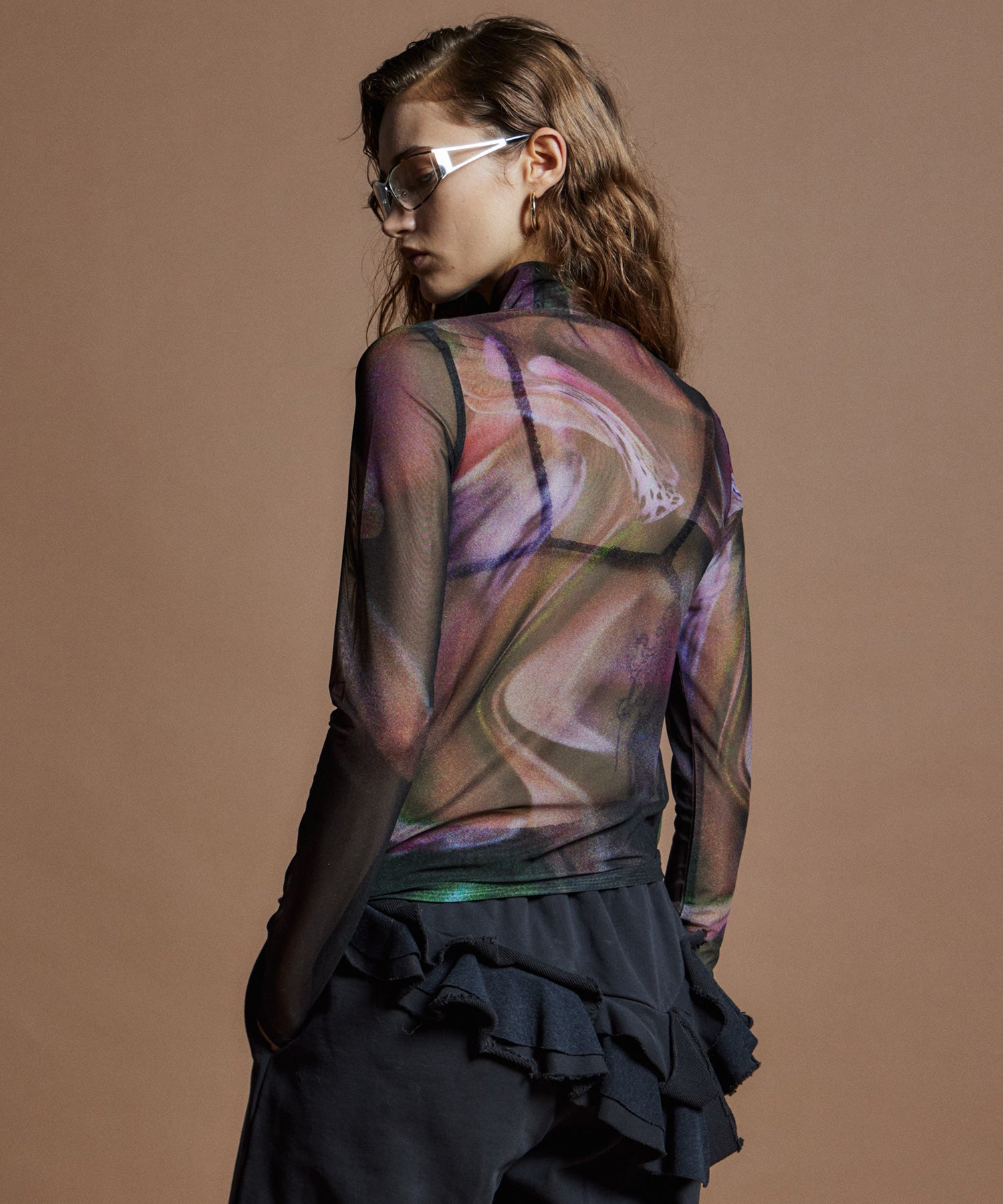 【26WINTER PRE-ORDER】DISTORTED BLOOM Logo Sheer Top