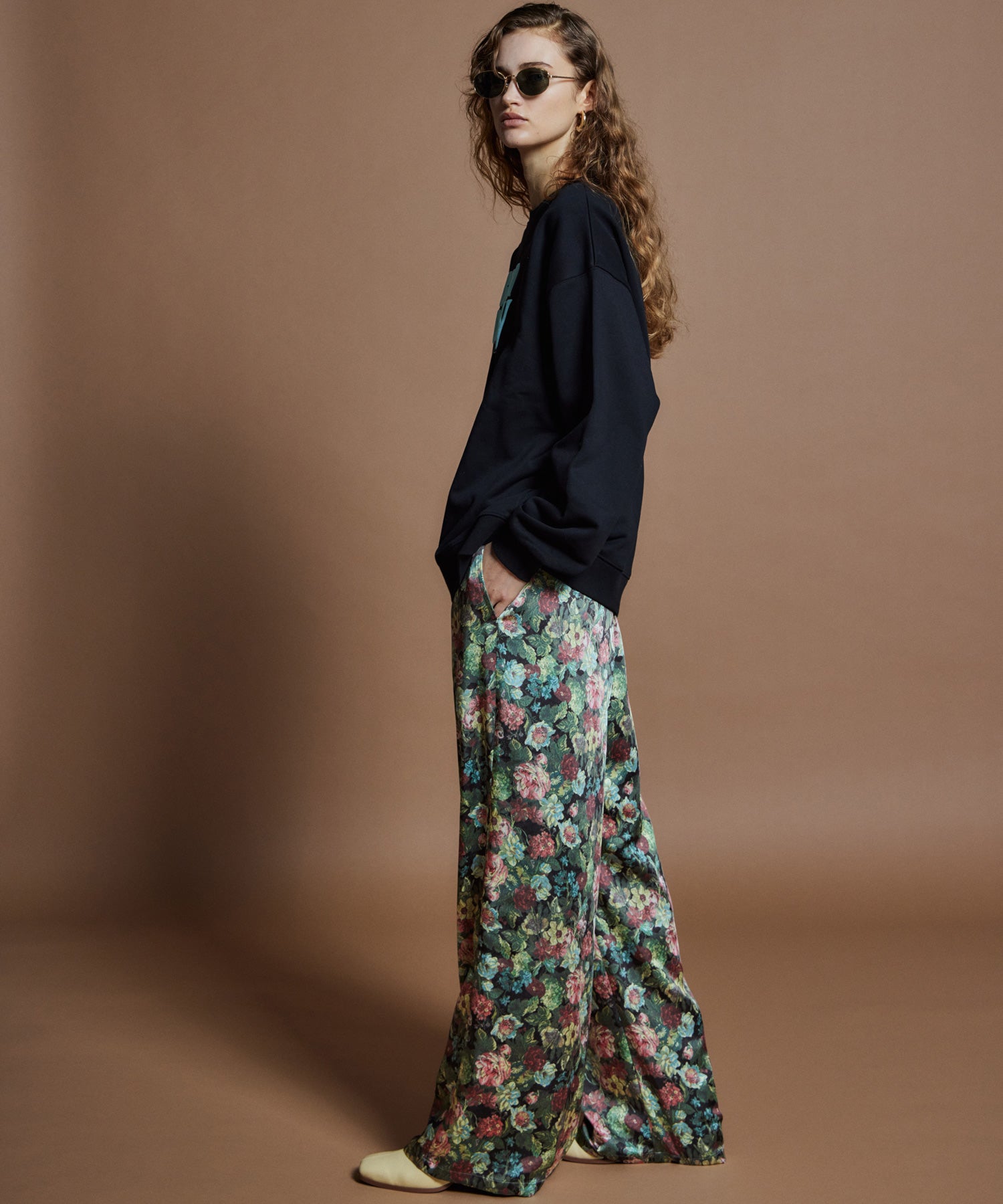 【26WINTER PRE-ORDER】Gobelin Floral Print Easy Pants