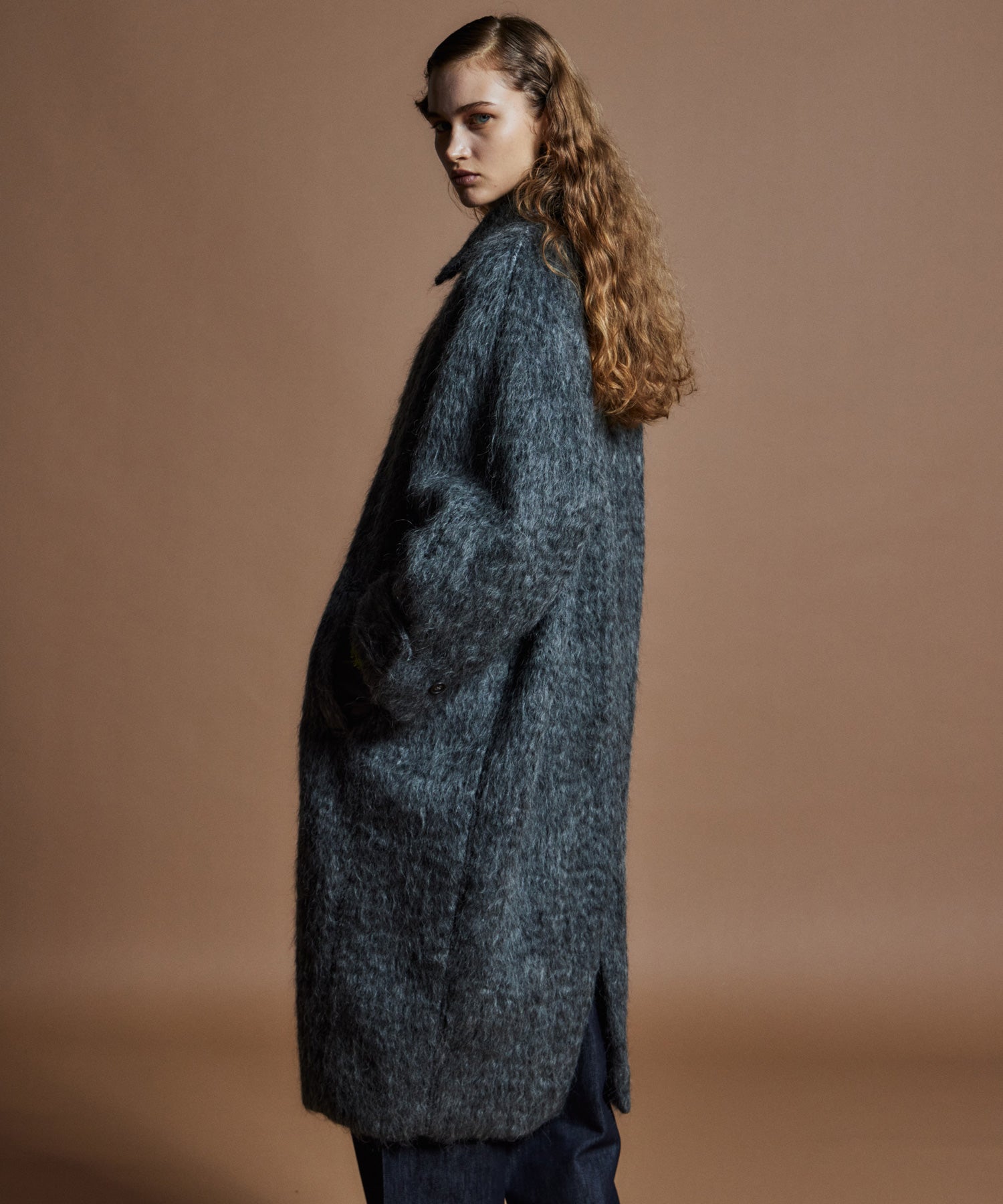 【26WINTER PRE-ORDER】Shaggy Long Coat