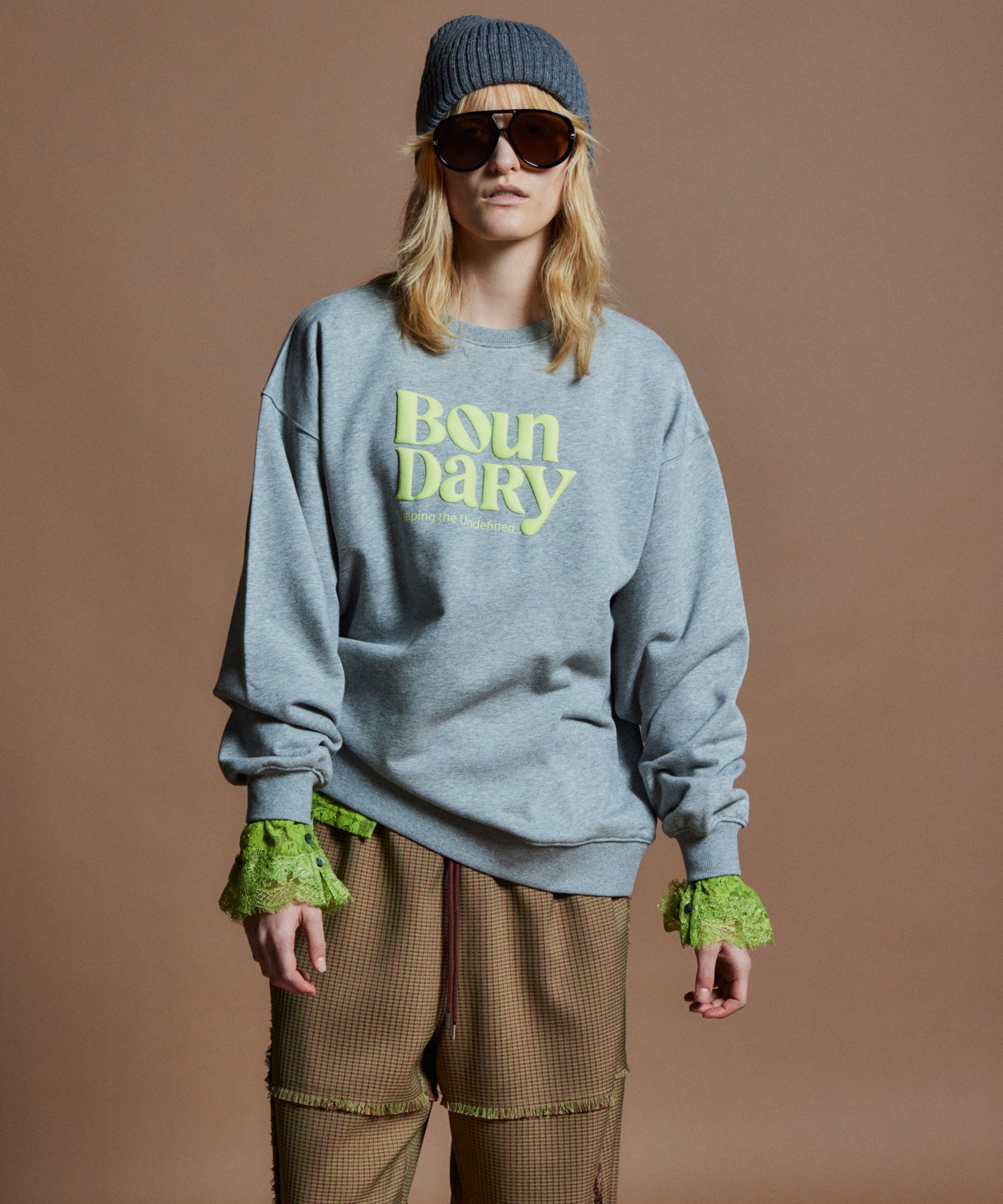 【26WINTER PRE-ORDER】BOUNDARY Embossed Sweatshirt