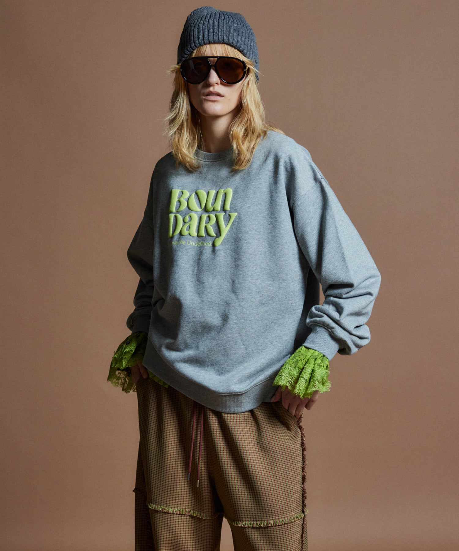 【26WINTER PRE-ORDER】BOUNDARY Embossed Sweatshirt