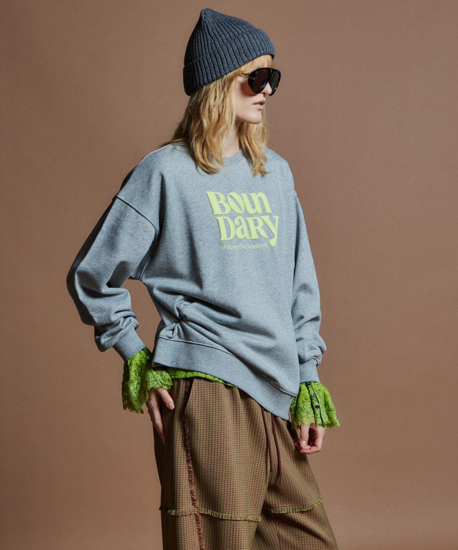 【26WINTER PRE-ORDER】BOUNDARY Embossed Sweatshirt
