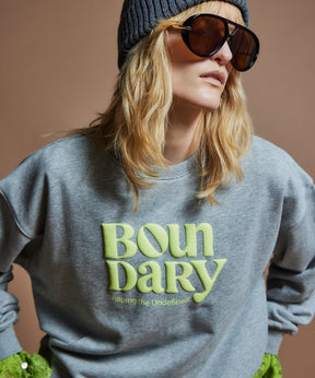 【26WINTER PRE-ORDER】BOUNDARY Embossed Sweatshirt