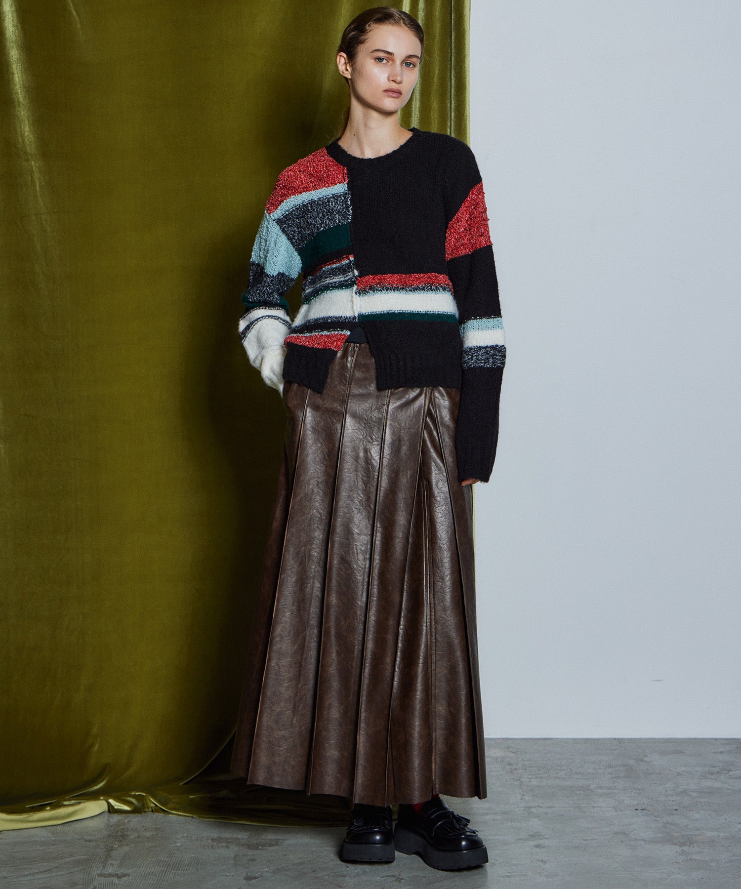 [26WINTER COLLECTION] 纯素皮革百褶裙