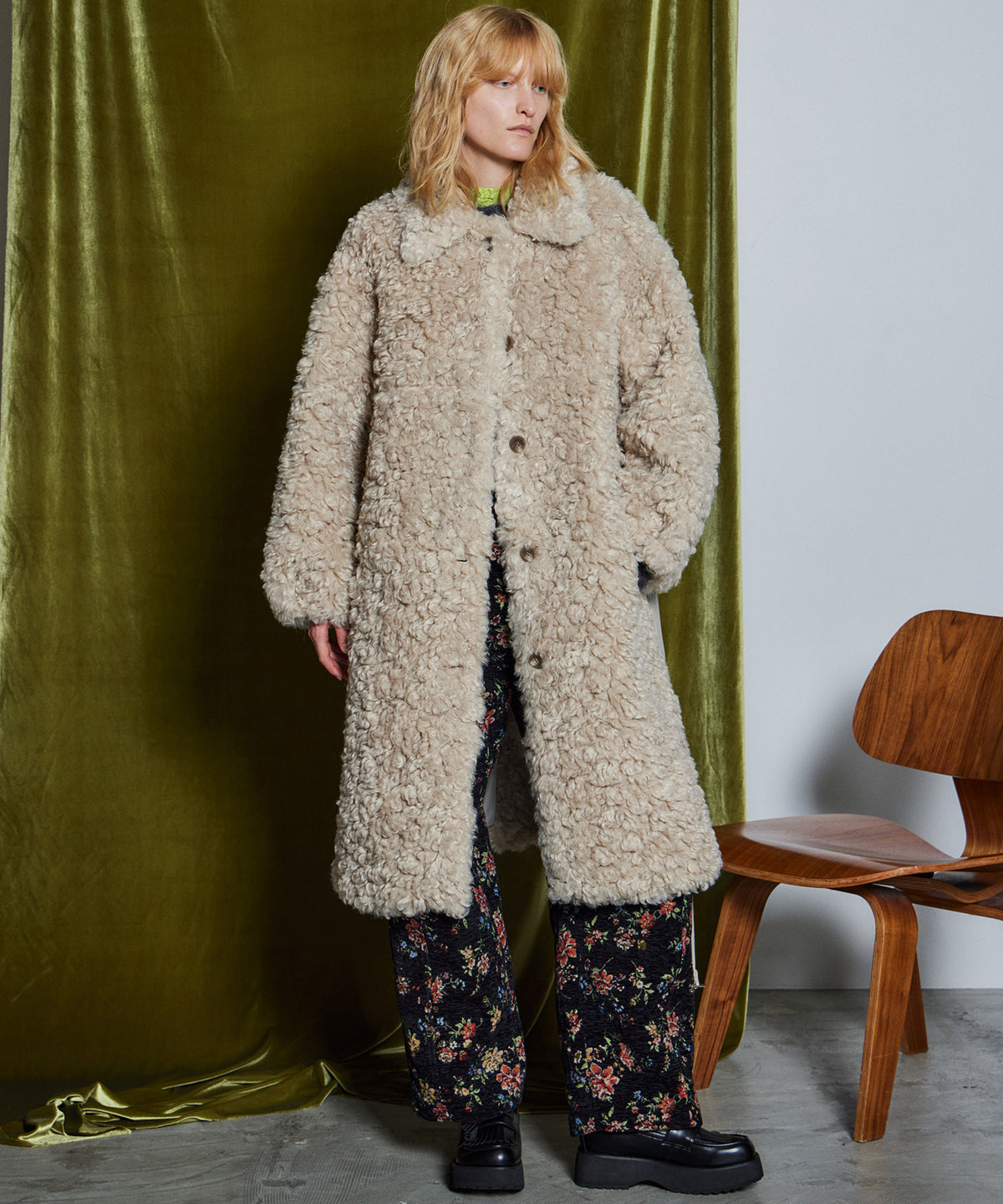 【26WINTER COLLECTION】Multi-Fabric Long Boa Coat