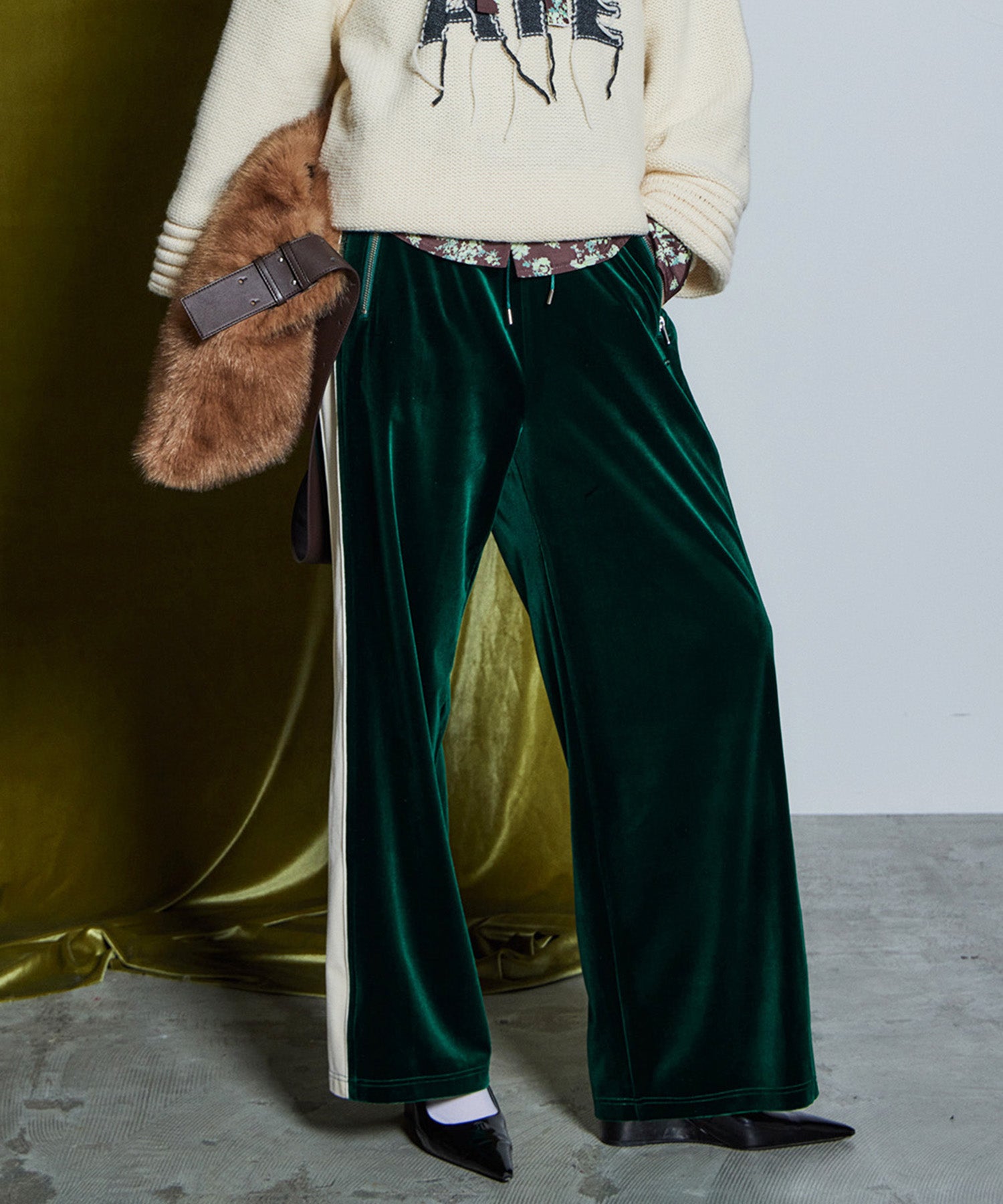 【26WINTER PRE-ORDER】Side Line Velour Jersey Pants