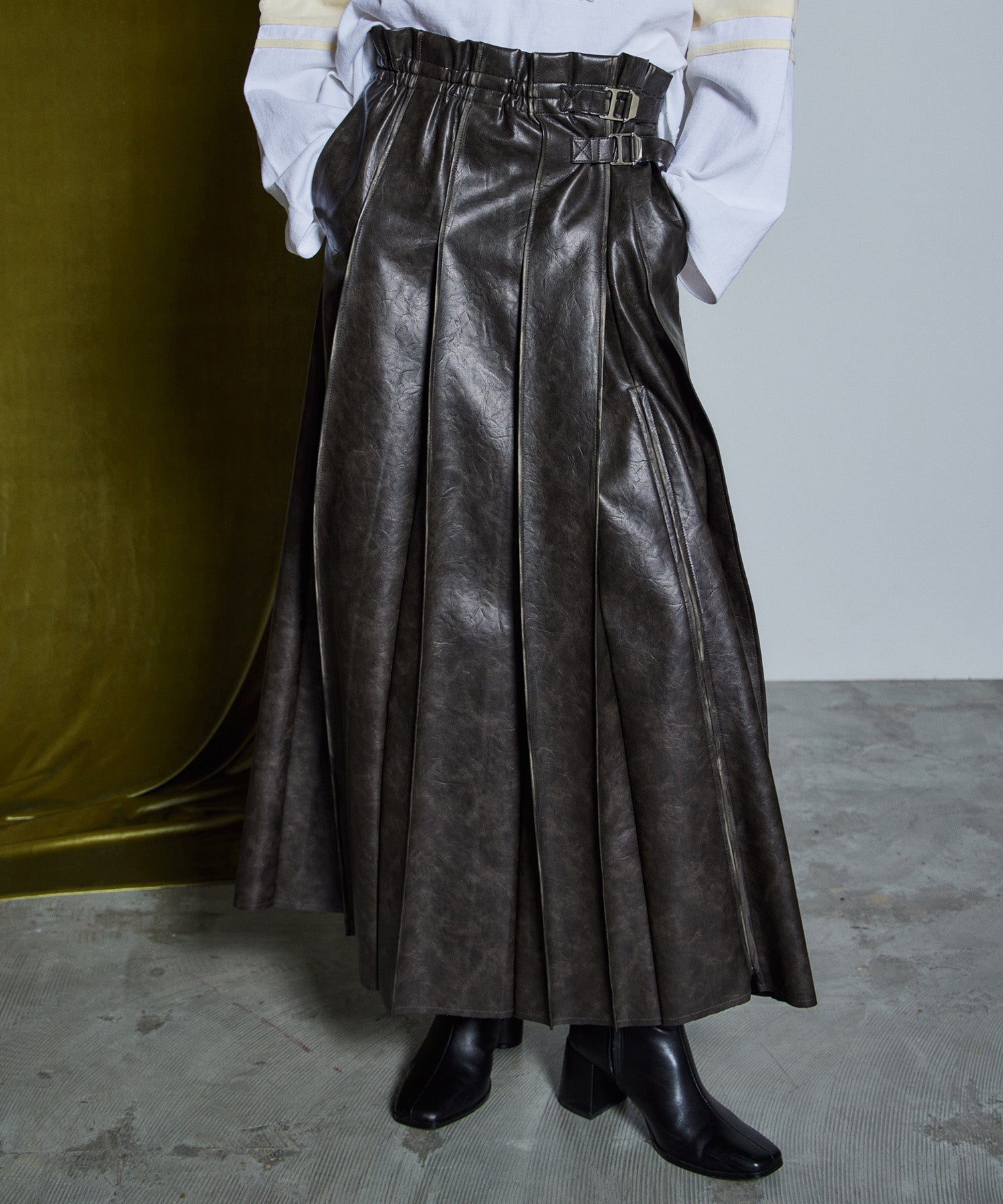 [26WINTER COLLECTION] 纯素皮革百褶裙