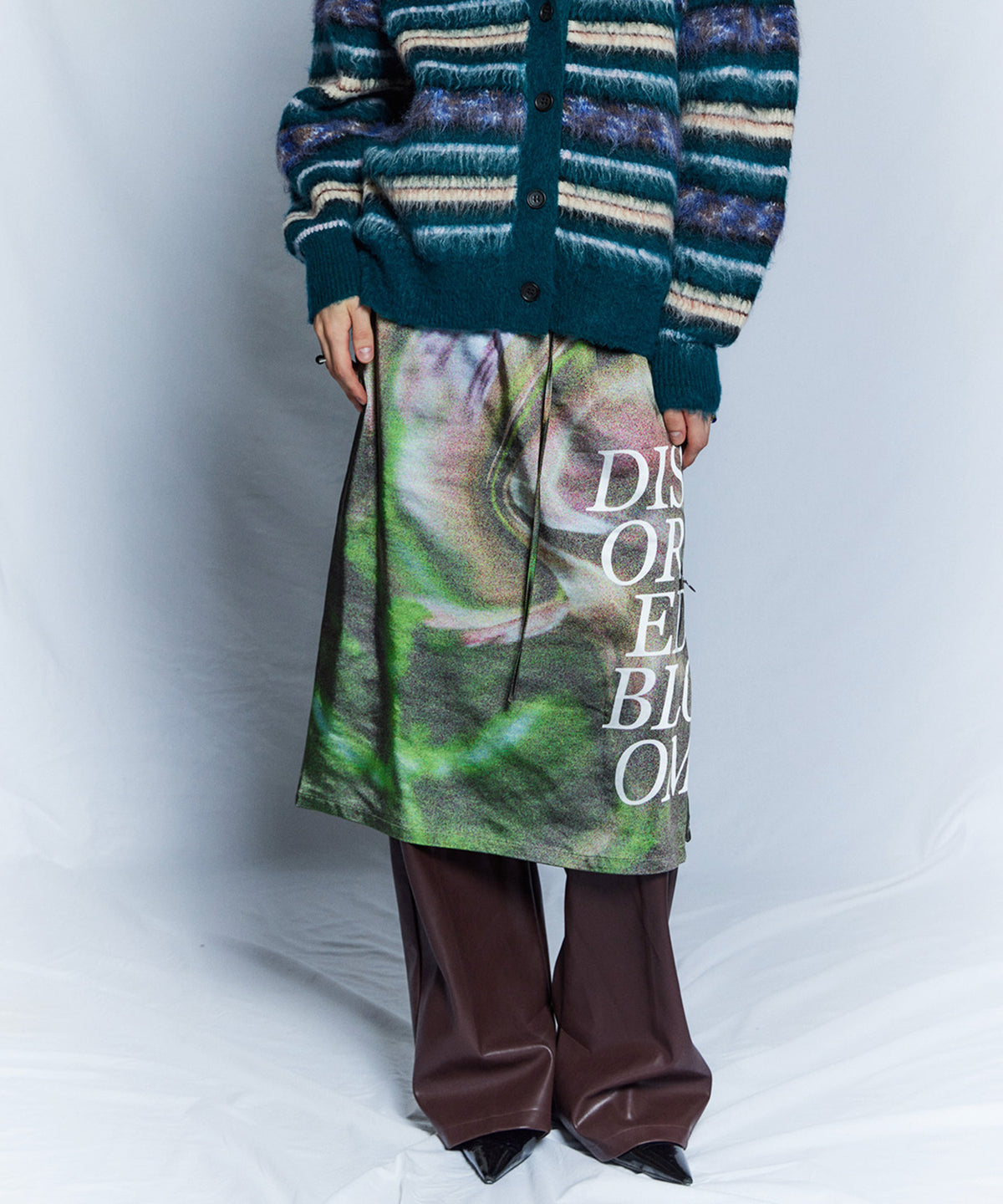 【26WINTER PRE-ORDER】DISTORTED BLOOM Logo Print Tight Skirt