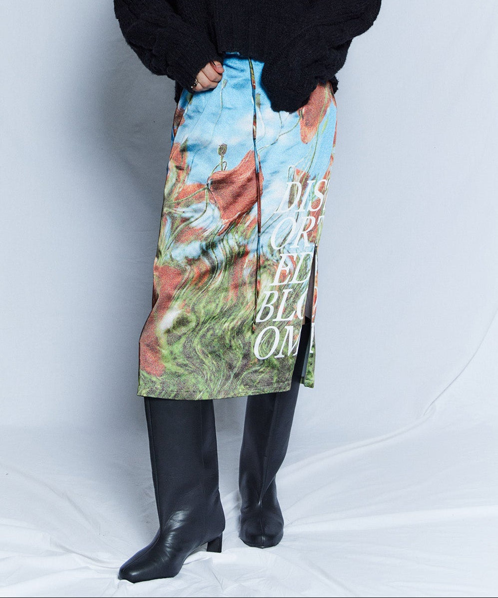 【26WINTER PRE-ORDER】DISTORTED BLOOM Logo Print Tight Skirt