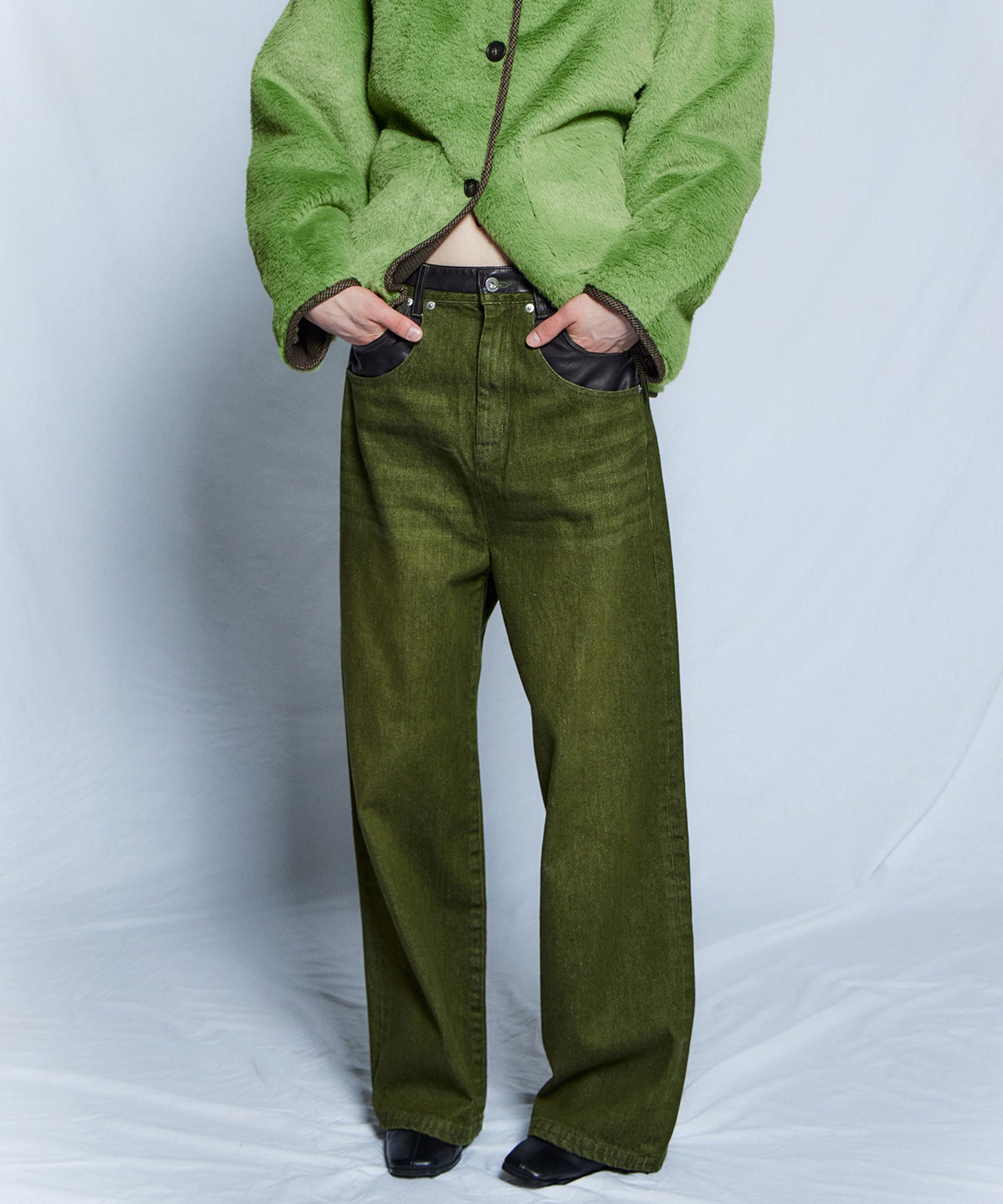 [26WINTER COLLECTION] 纯素皮革对接直筒牛仔布