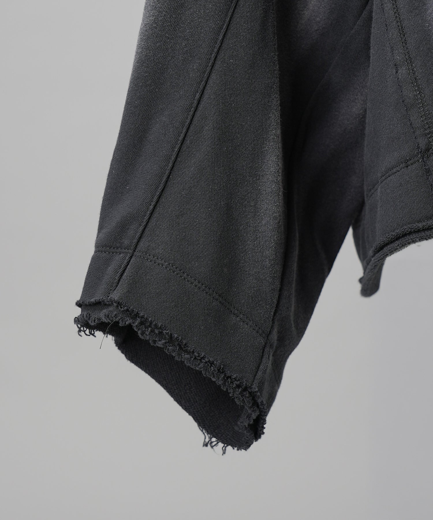 【26AW PRE-ORDER】코튼 발파 레이스 프라임 오버 헨리 넥 롱 슬리브 니트 T셔츠