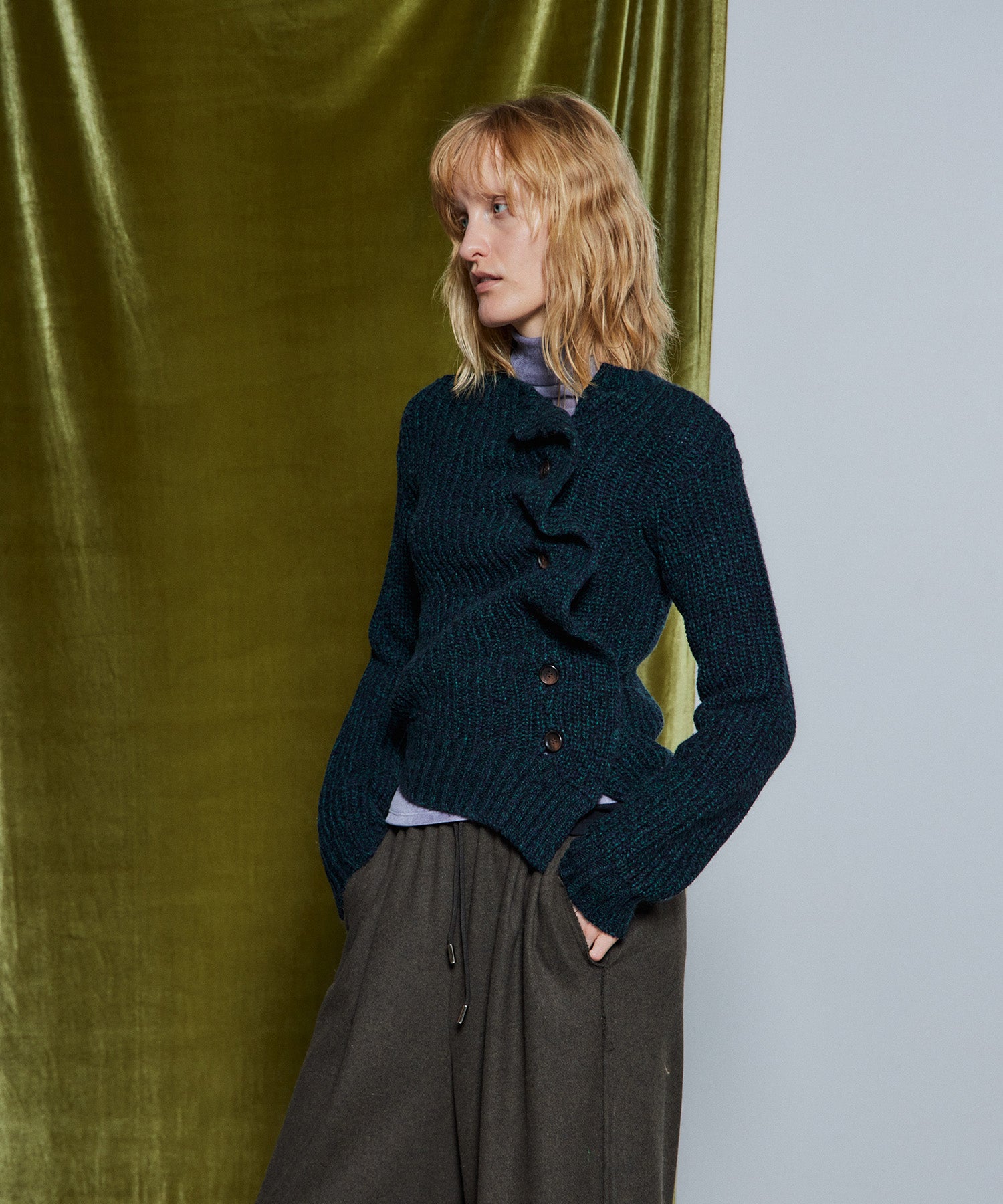 【26WINTER PRE-ORDER】Asymmetrical Frill Cardigan