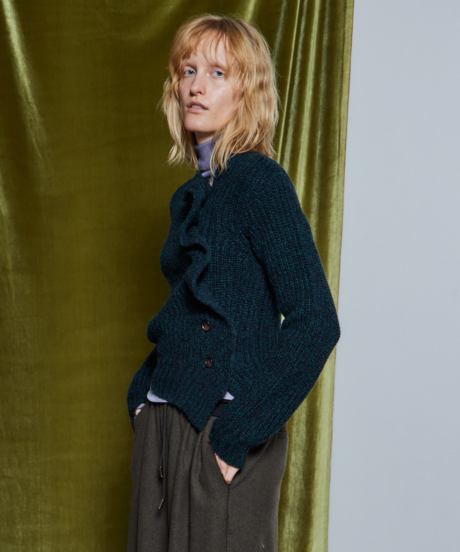 【26WINTER PRE-ORDER】Asymmetrical Frill Cardigan