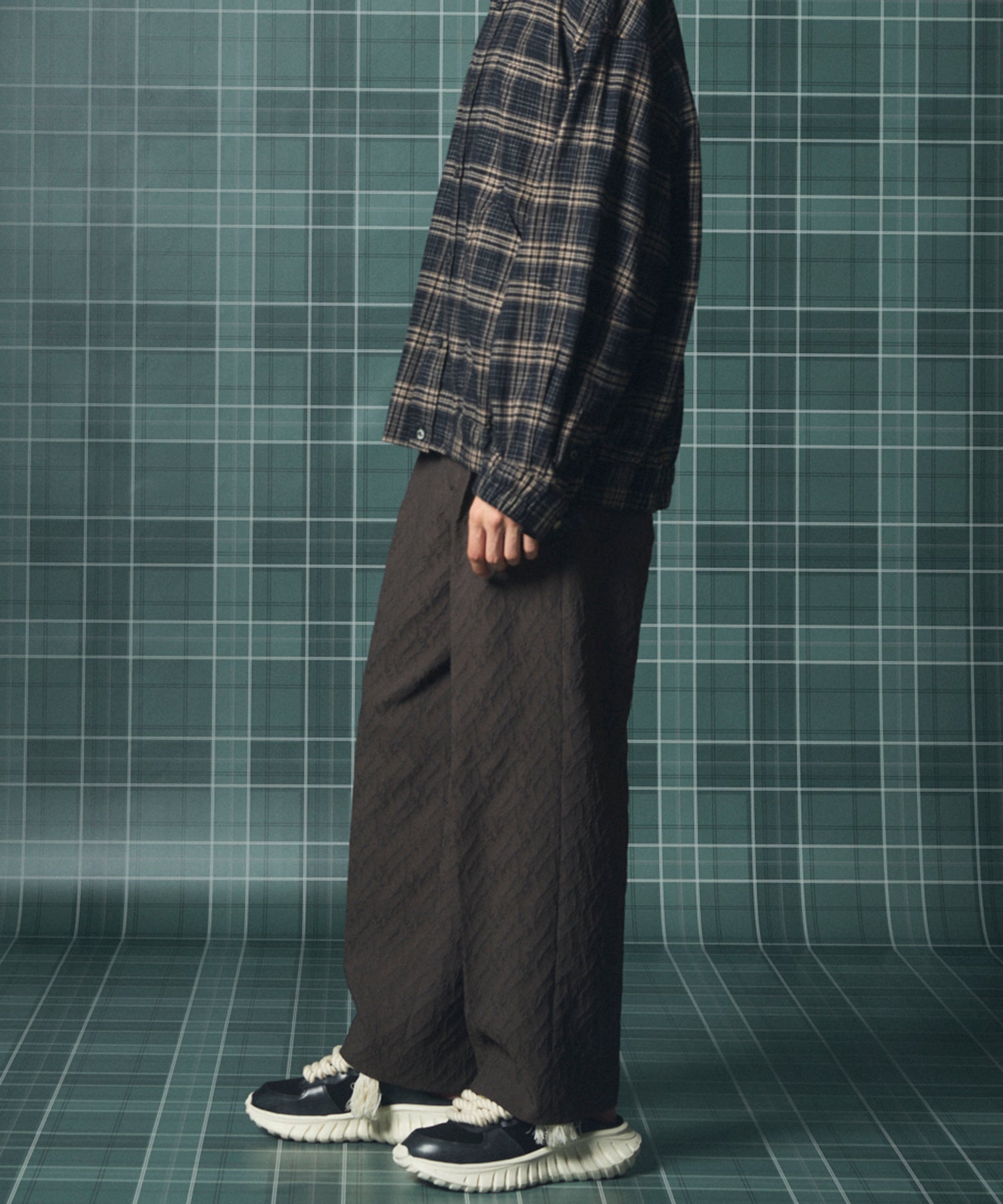 [26AW PRE-ORDER] Butcher fabric prime wide one tuck slacks