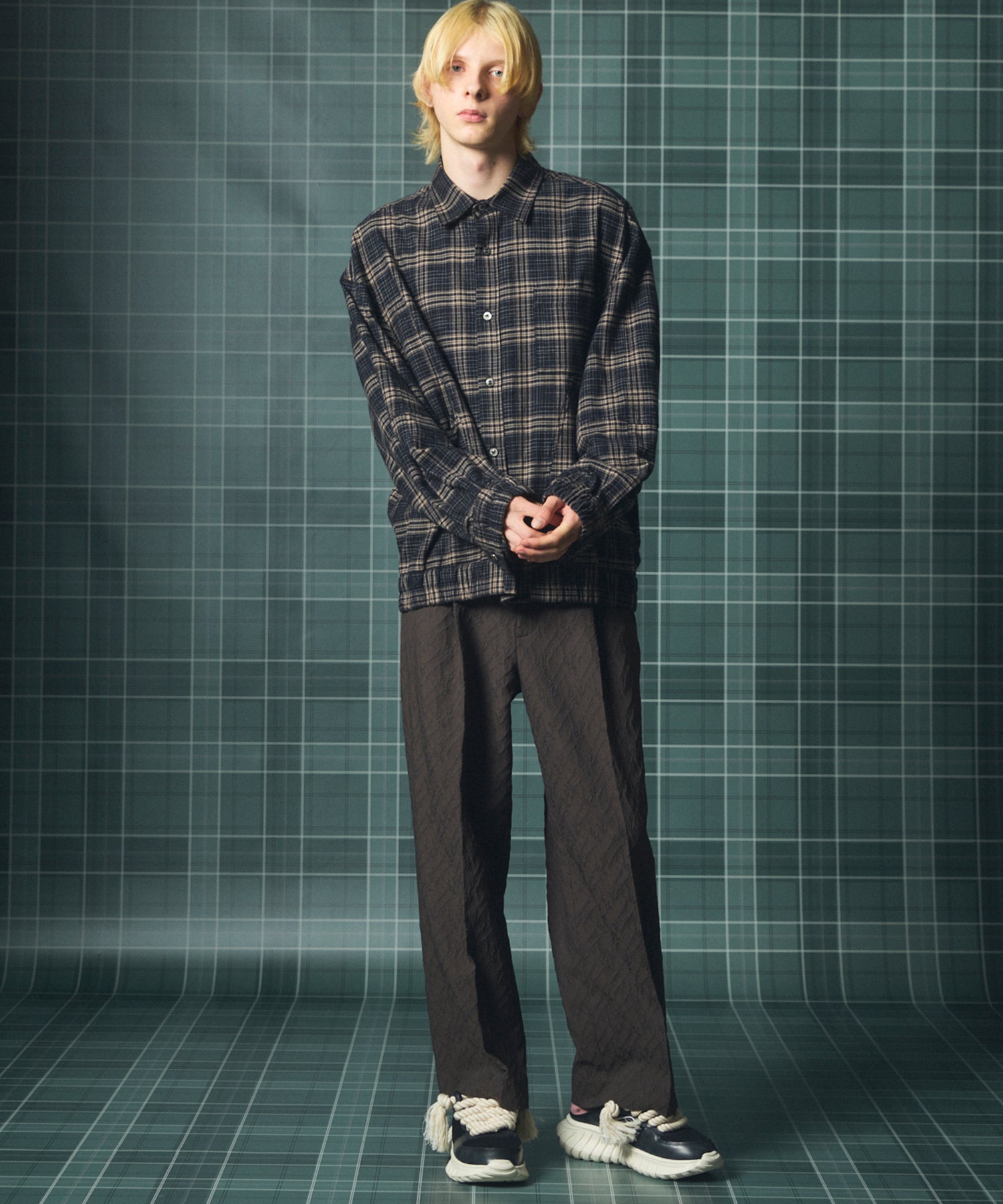 [26AW PRE-ORDER] Butcher fabric prime wide one tuck slacks