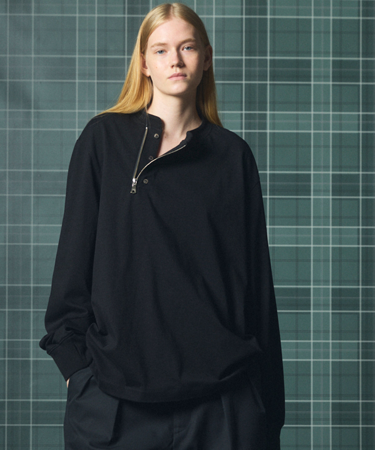 【26AW PRE-ORDER】アシンメトリージップフロントプライムオーバーヘンリーネックシャツ
