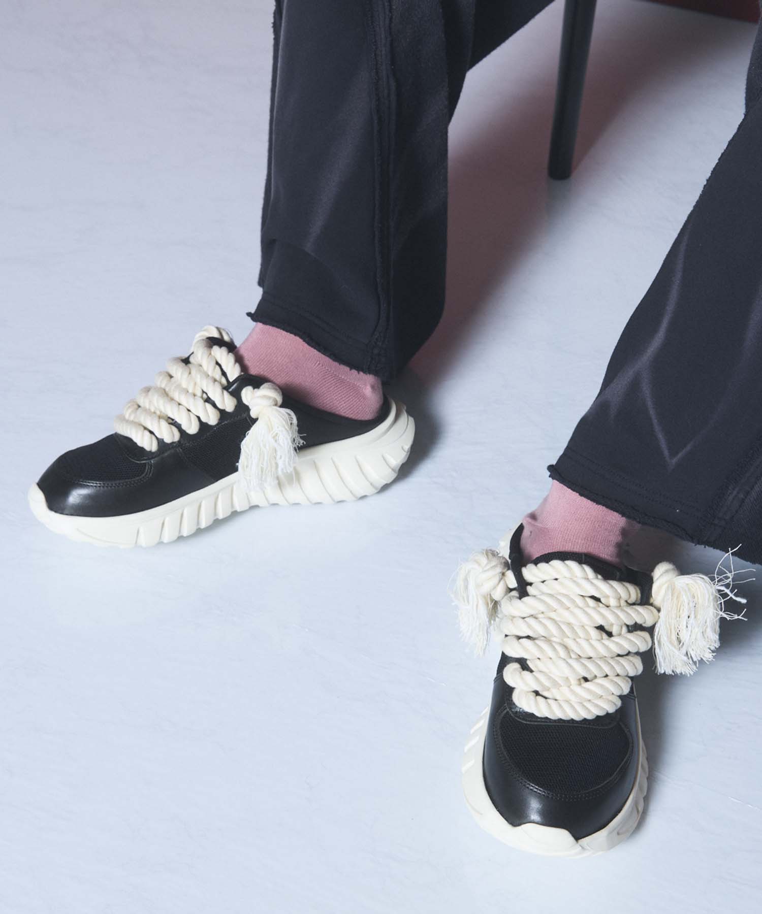 [SPECIAL SHOES FACTORY COLLABORATION] Plain Toe With Open Lacing Flat Slip-ons