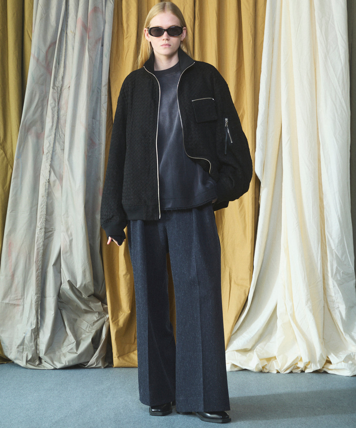 【26AW PRE-ORDER】アーティフィシャルスウェードテープニッティングプライムオーバースタンドブルゾン