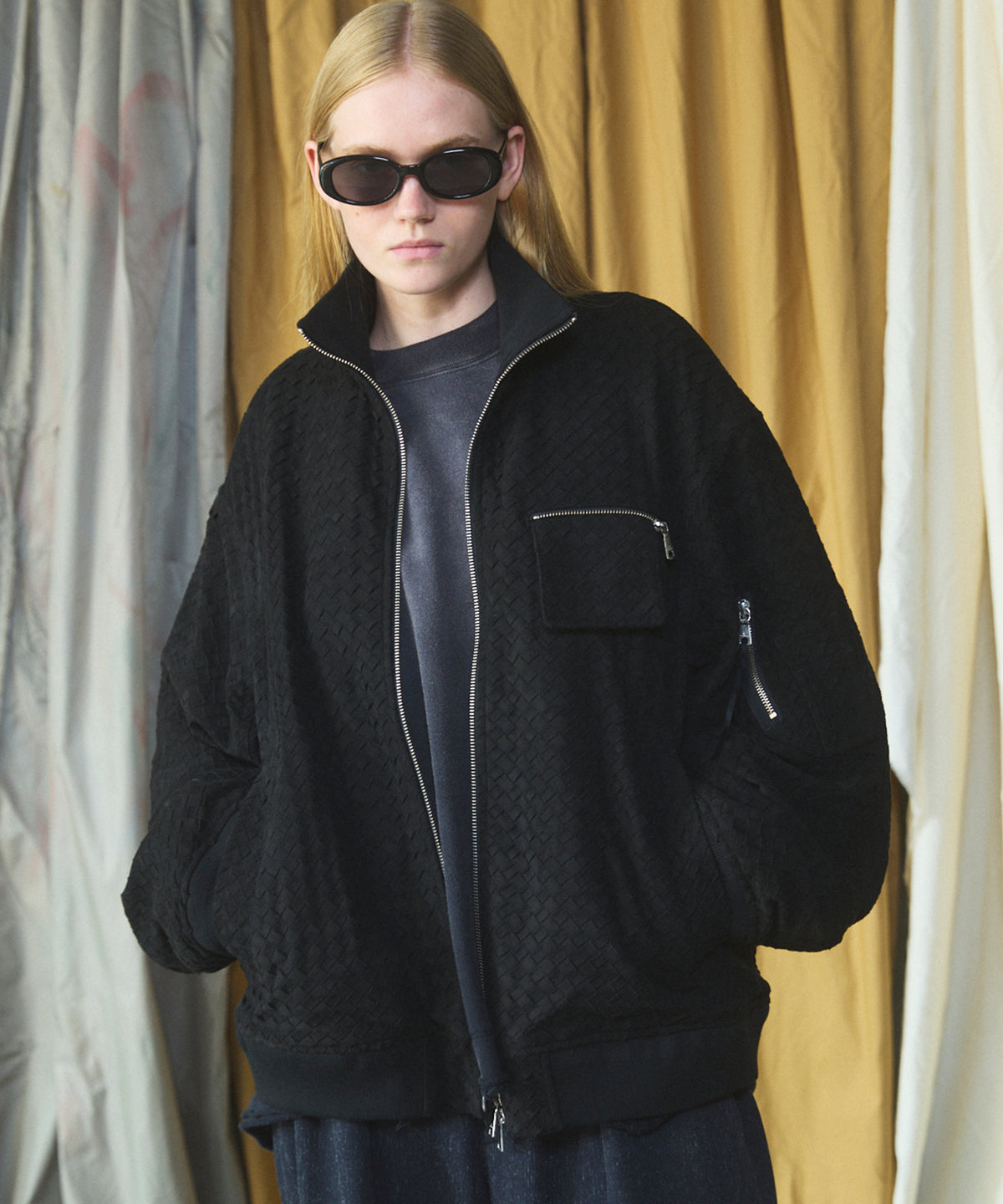 【26AW PRE-ORDER】アーティフィシャルスウェードテープニッティングプライムオーバースタンドブルゾン