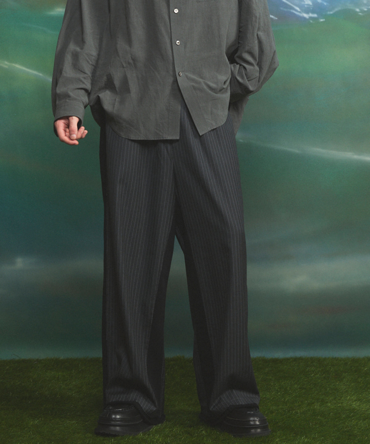 [26AW PRE-ORDER] Butcher fabric prime wide one tuck slacks