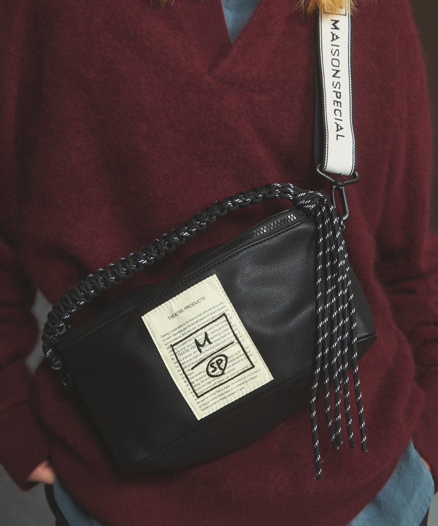 [26SS 预购] [剧院产品] 合作横向皮革单肩包