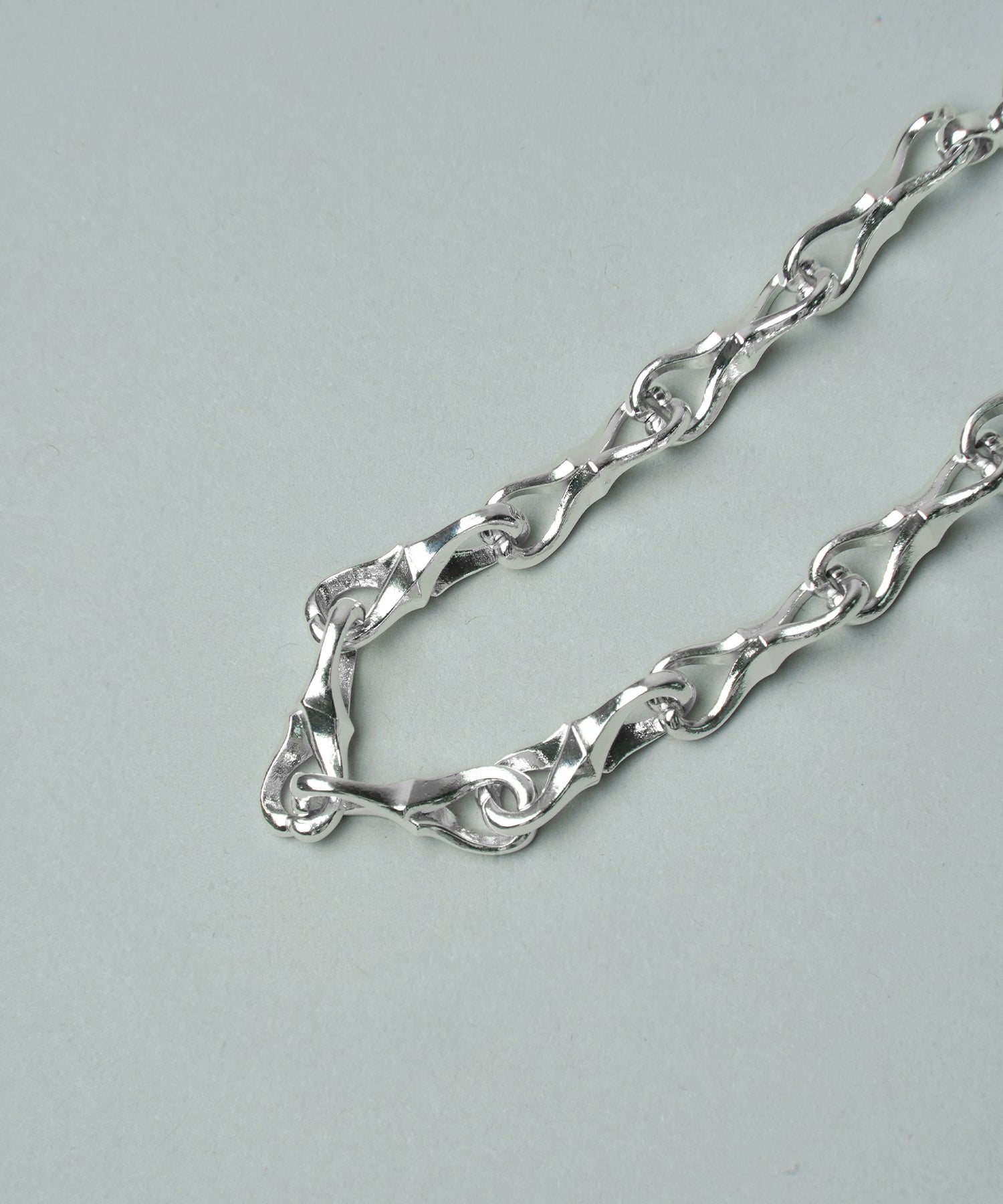 【26SS PRE-ORDER】F-hole Motif Chain Bracelet
