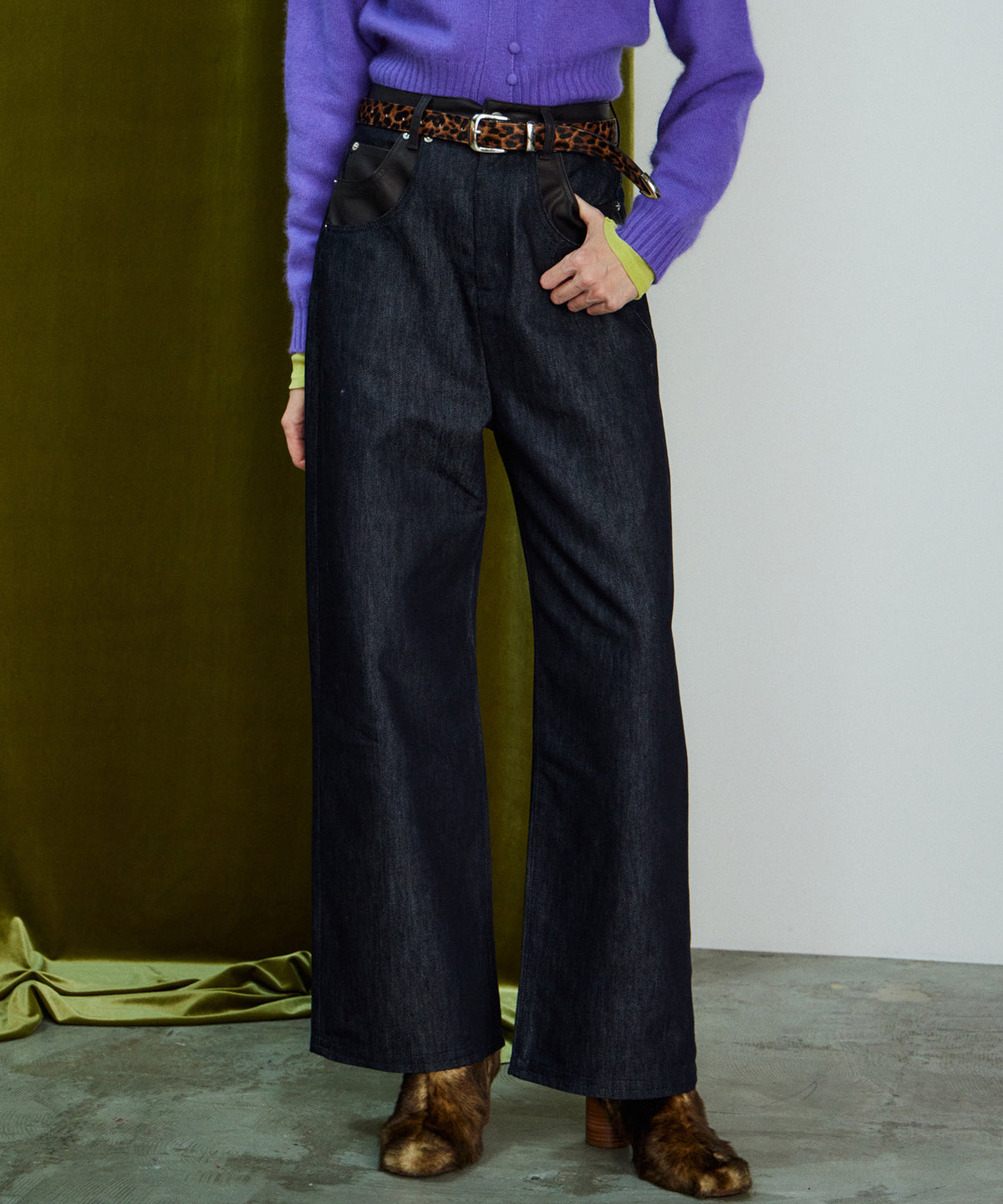 [26WINTER COLLECTION] 纯素皮革对接直筒牛仔布