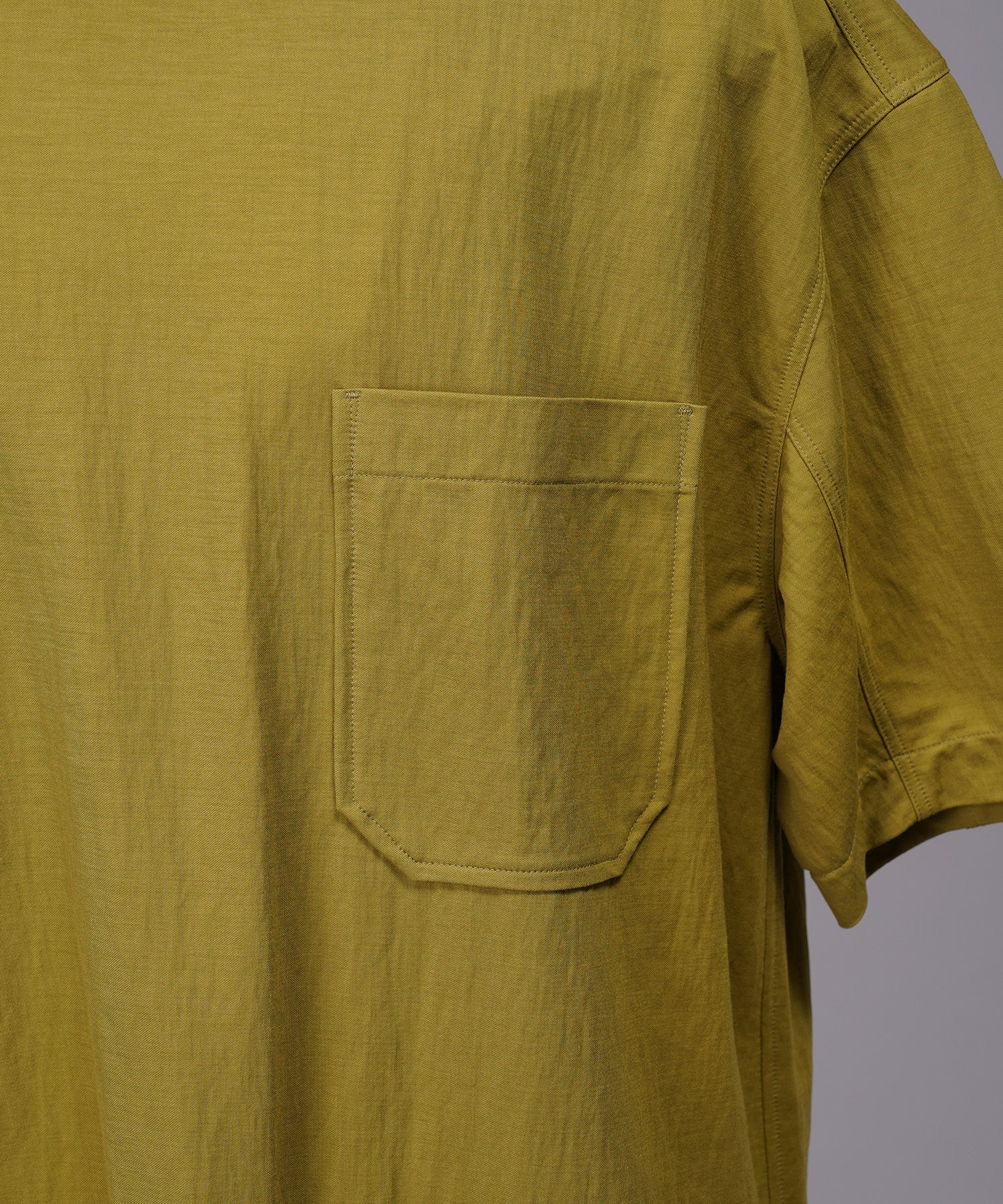 Woven-like Smooth Prime-Over Short-sleeved T-shirt