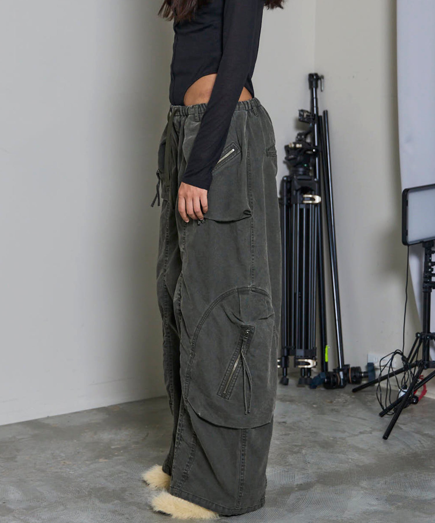 [25AUTUMN PRE-ORDER] Many Pockets Cargo Pants