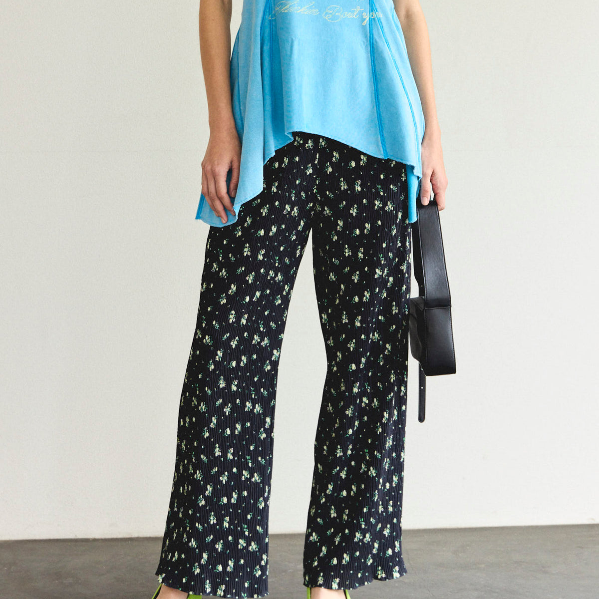 Small Flower Pleated Pants