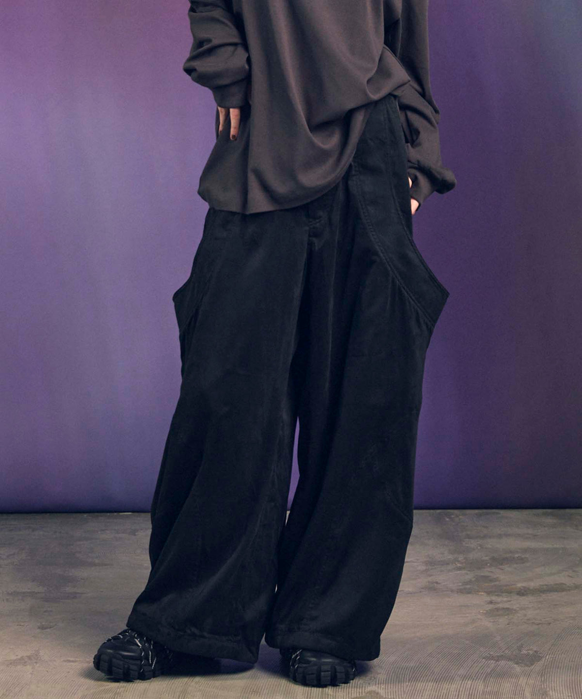 Curve Pocket A Light Eco Suede Pants