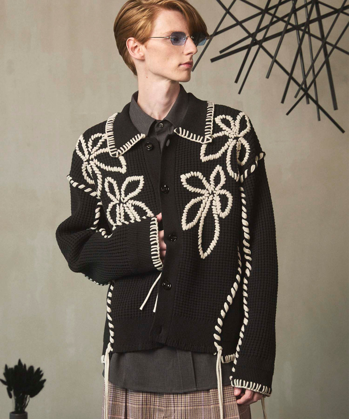 Oni-Waffle Flower Embroidery Prime-Over Collared Cardigan