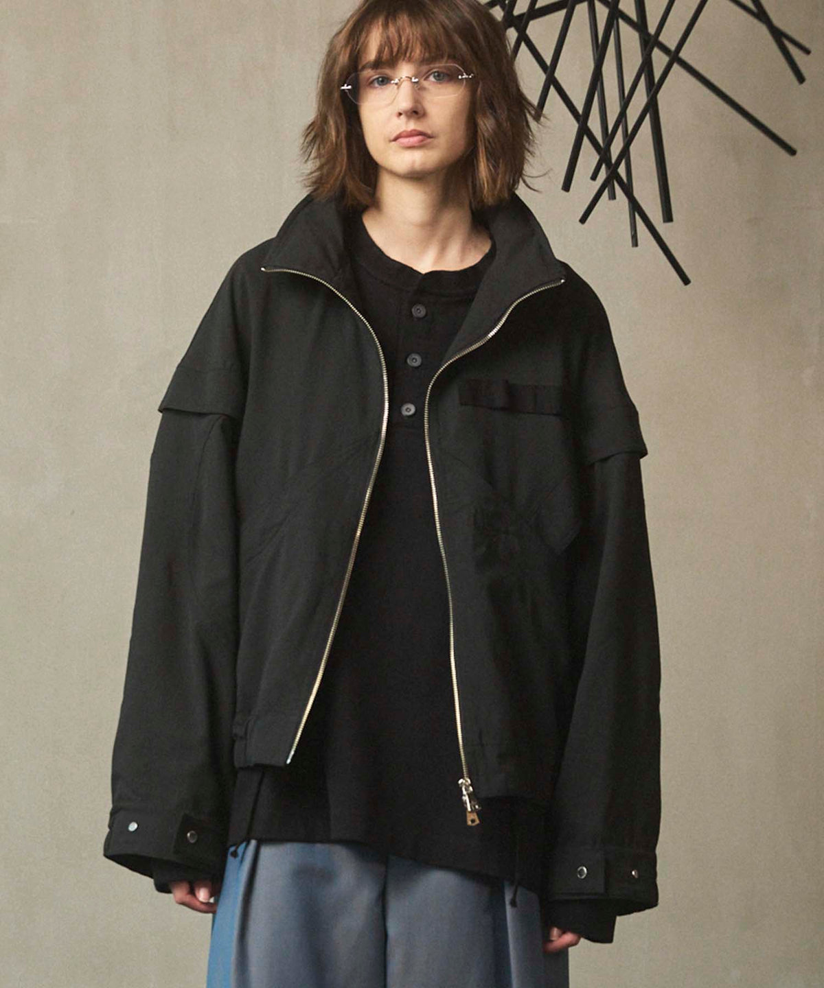 Prime-Over Curved Switching Blouson