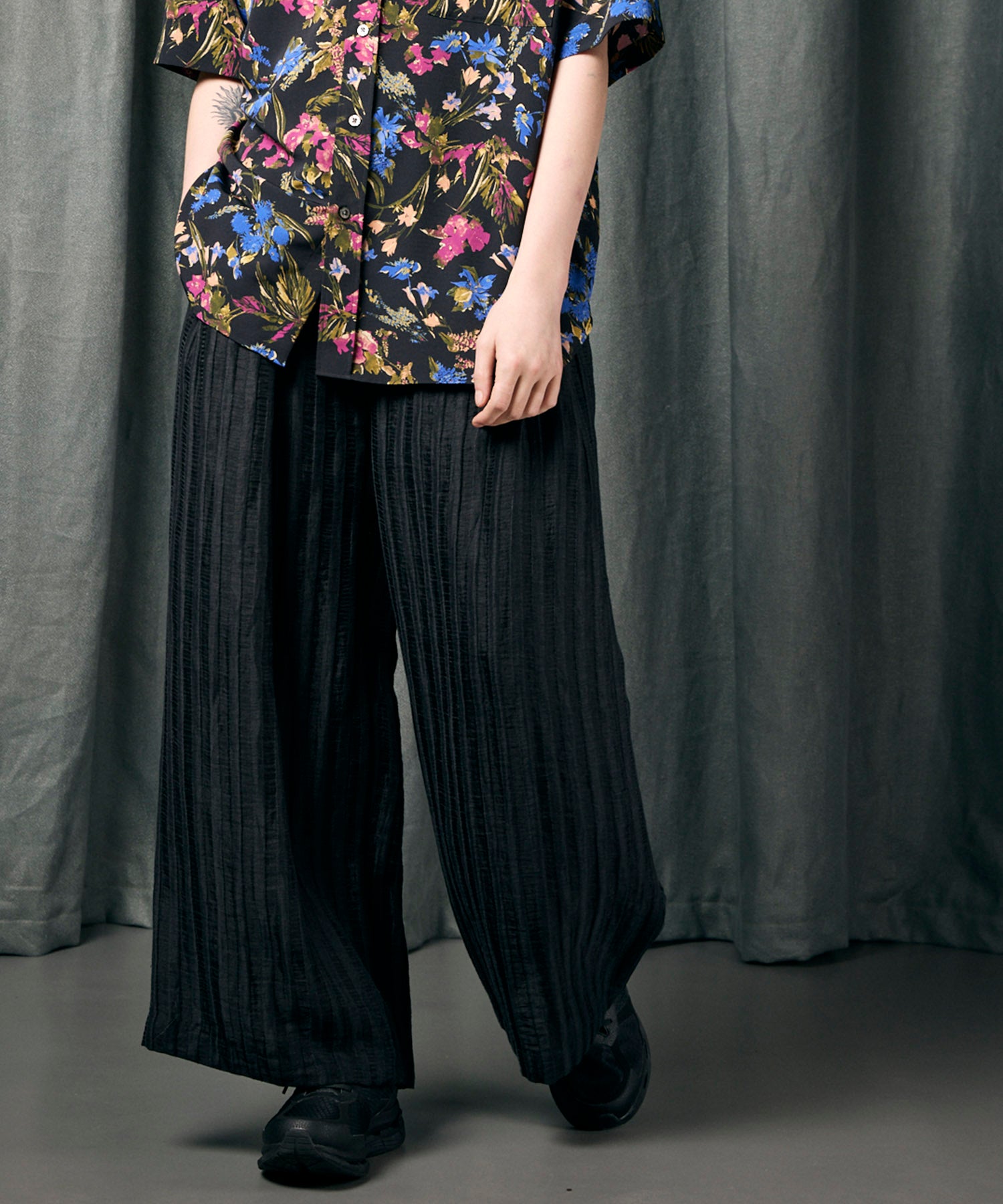 LIMITED EDITION】Dress-Over Two-Tuck Buggy Pants
