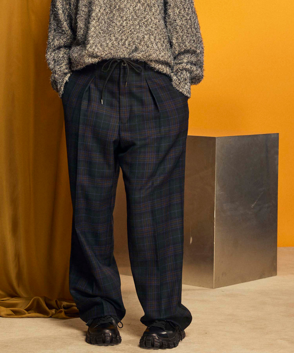 [Italian Dead Stock Fabric] ONE-TUCK WIDE PANTS