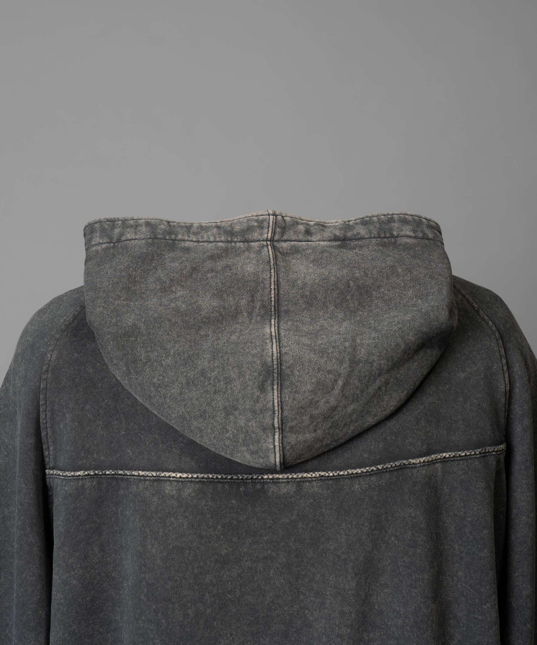 [25AW PRE-ORDER] Nuance Graphics Hand Stitching Long Sleeve TEE