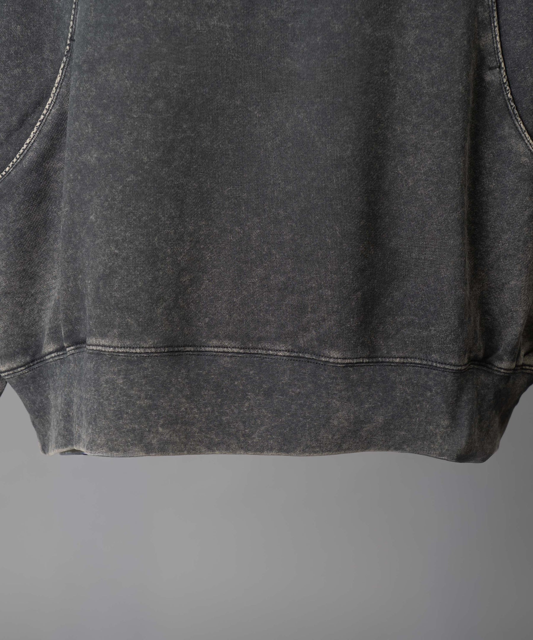 [25AW PRE-ORDER] Nuance Graphics Hand Stitching Long Sleeve TEE