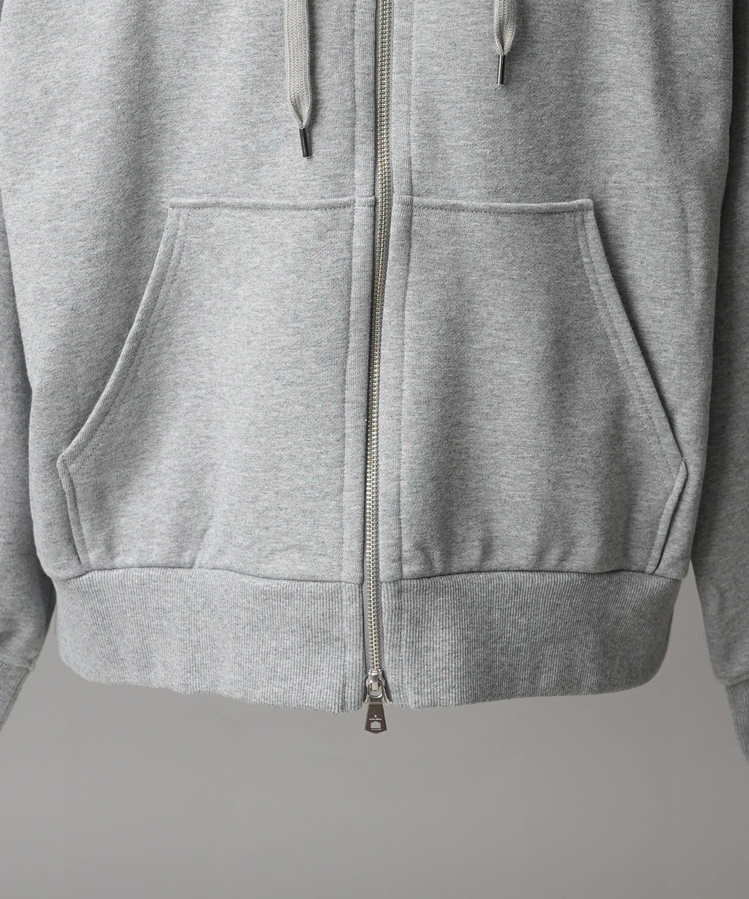 [25AW PRE-ORDER] Nuance Graphics Hand Stitching Long Sleeve TEE