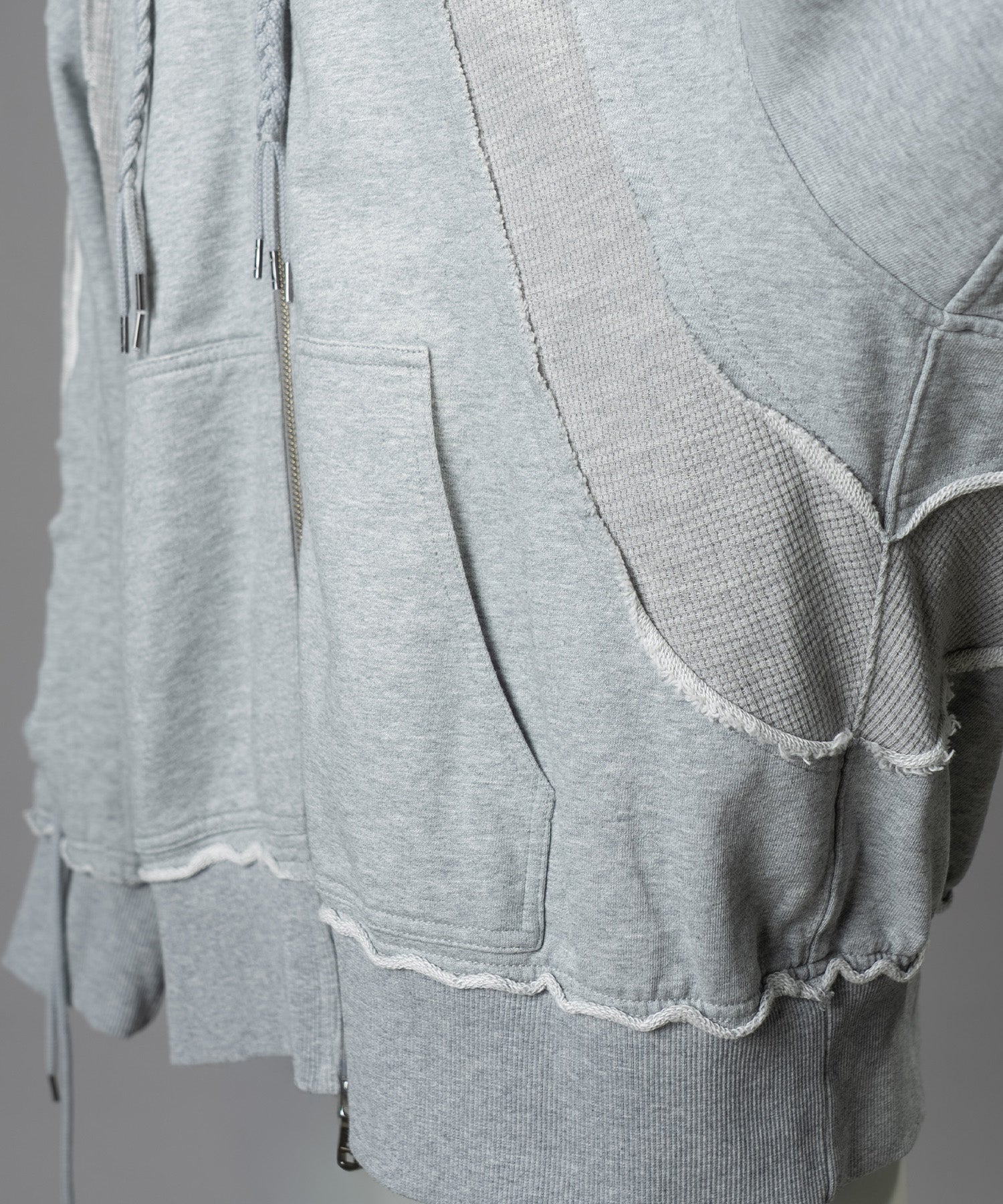 [25AW PRE-ORDER] Nuance Graphics Hand Stitching Long Sleeve TEE