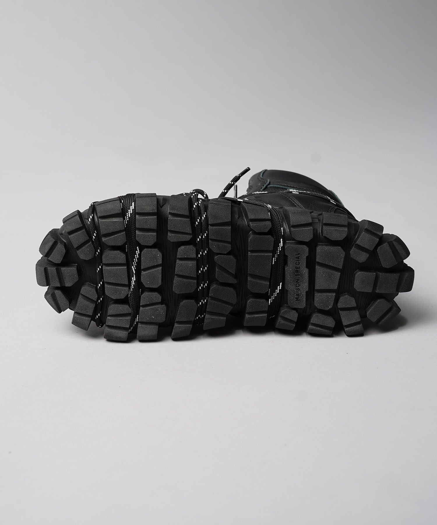 [SPECIAL SHOES FACTORY COLLABORATION] Rattling Sole Low-Cut Shoes