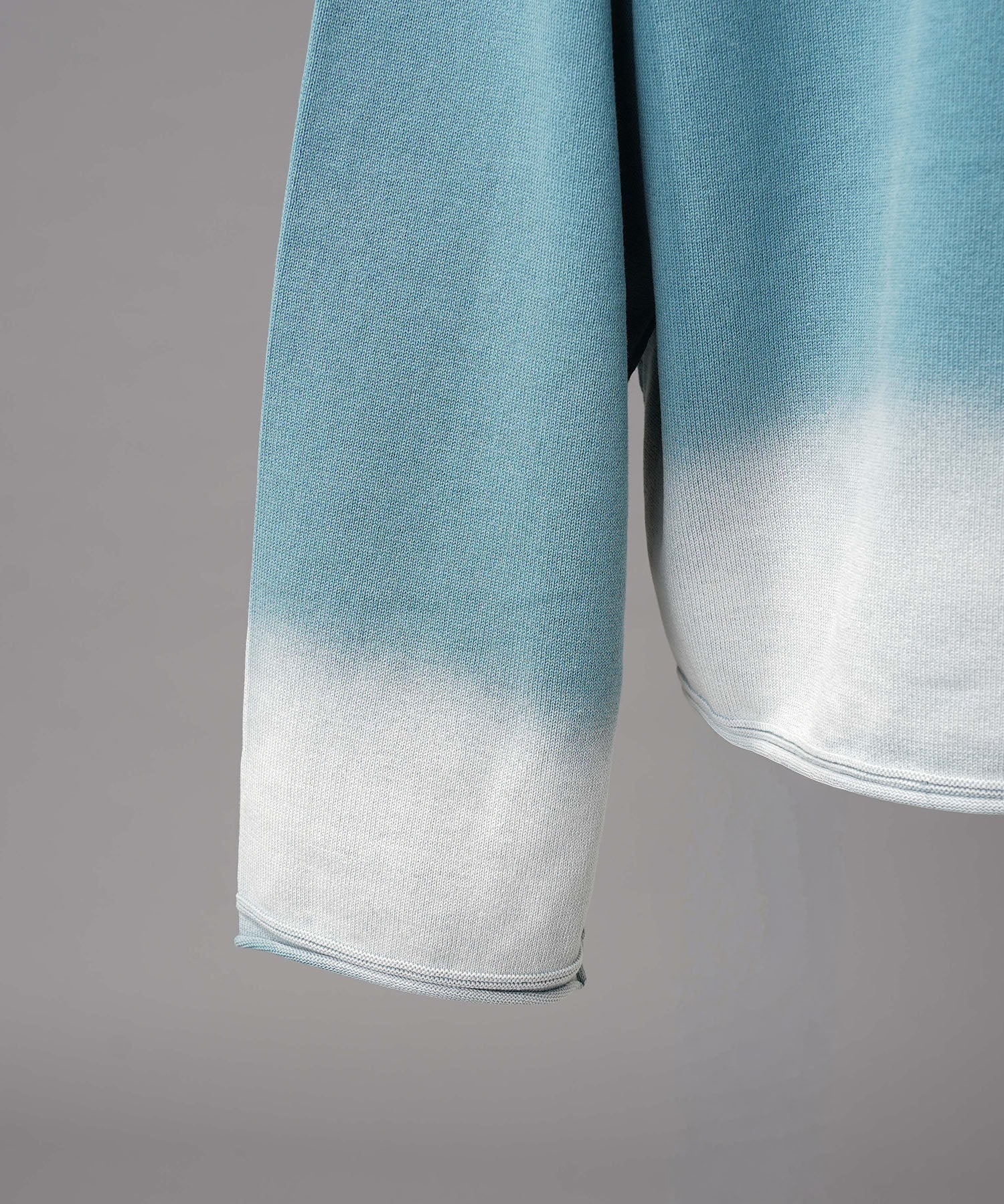 Gradation Short Length Prime-Over V-Neck Knit Pullover