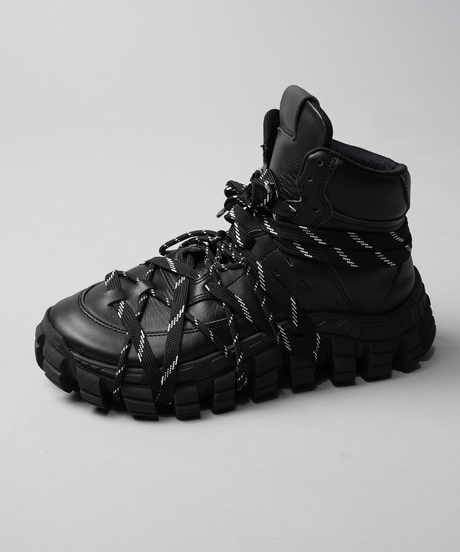 [SPECIAL SHOES FACTORY COLLABORATION] Rattling Sole Low-Cut Shoes