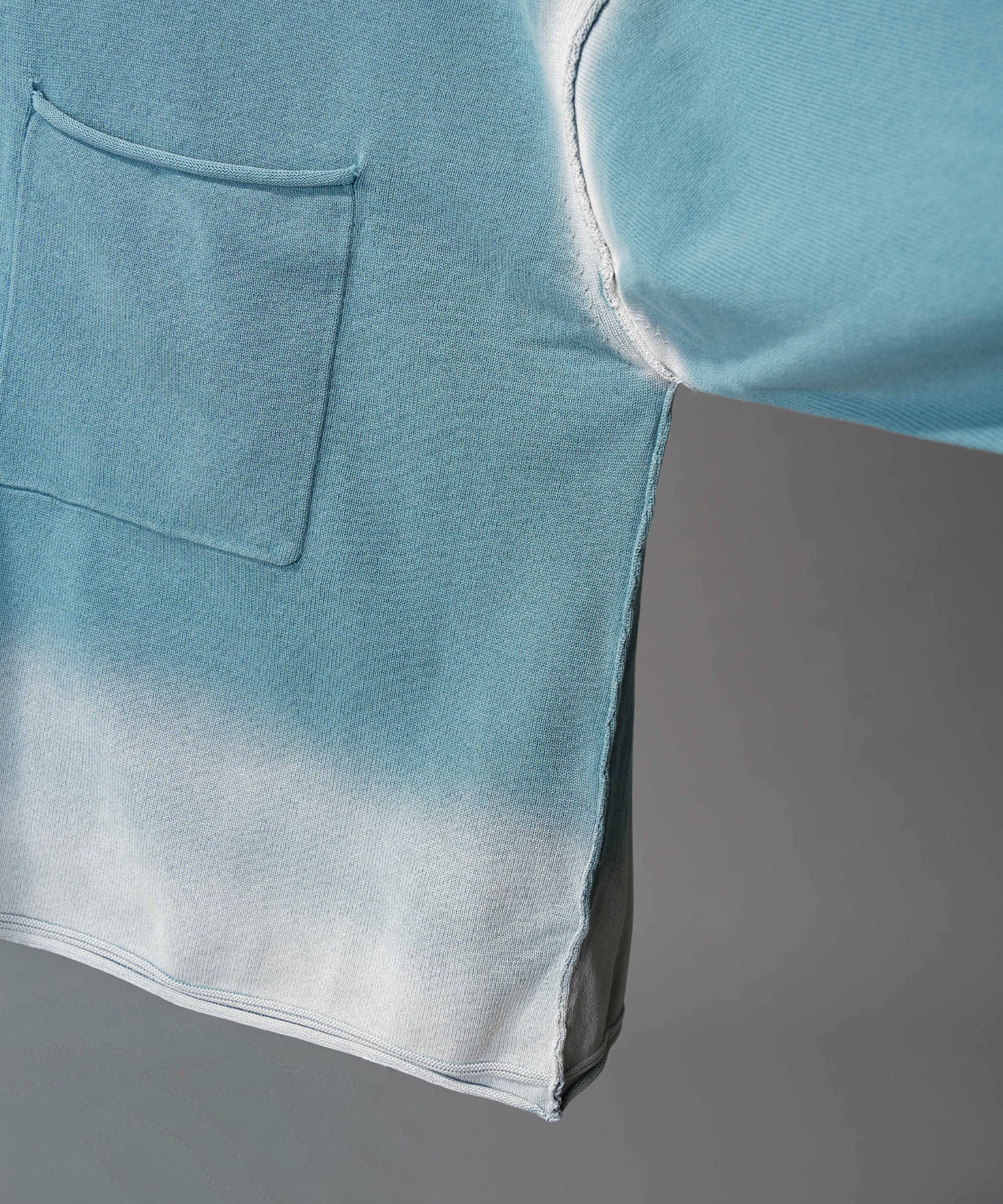 Gradation Short Length Prime-Over V-Neck Knit Pullover