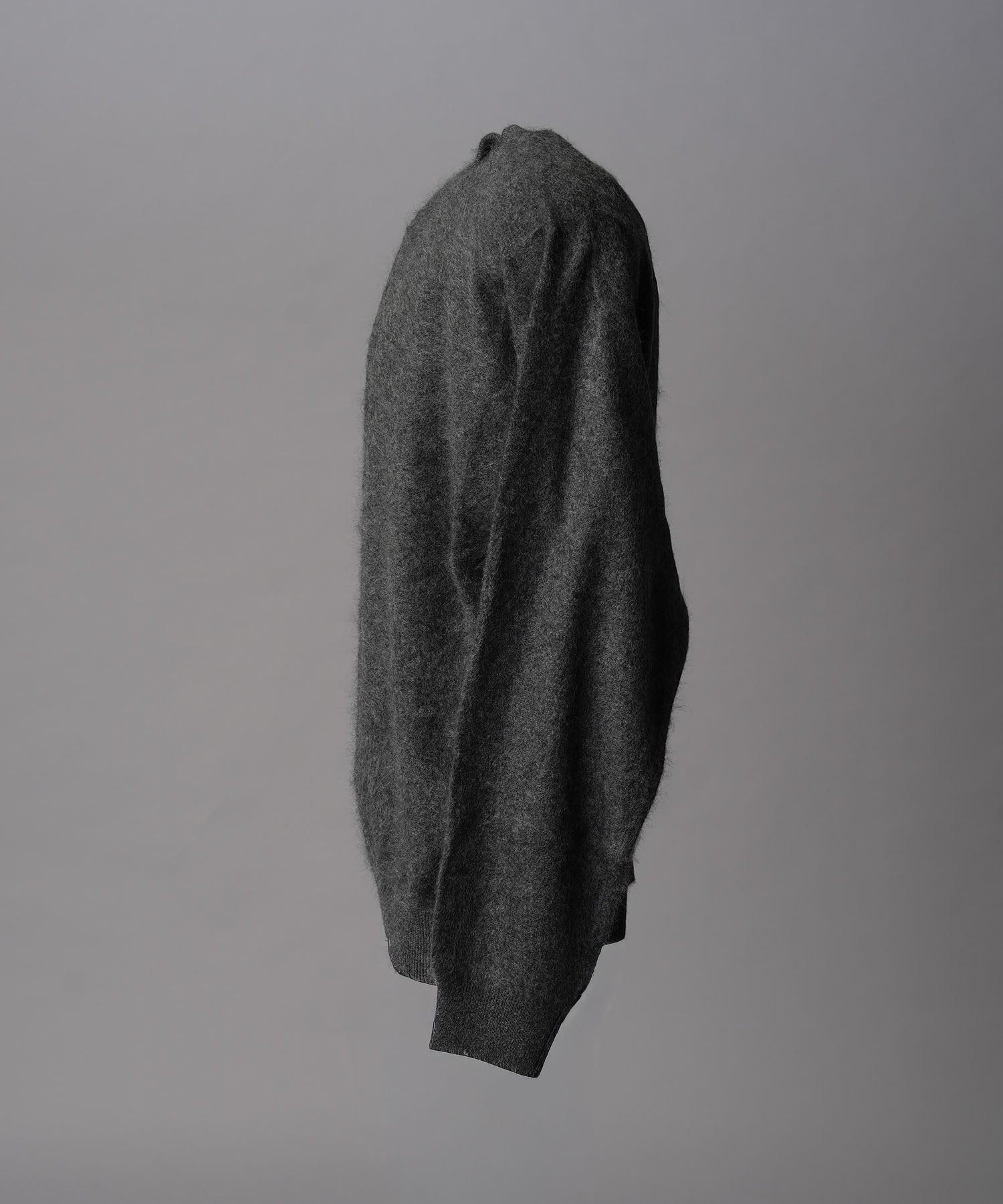 Gradation Short Length Prime-Over V-Neck Knit Pullover