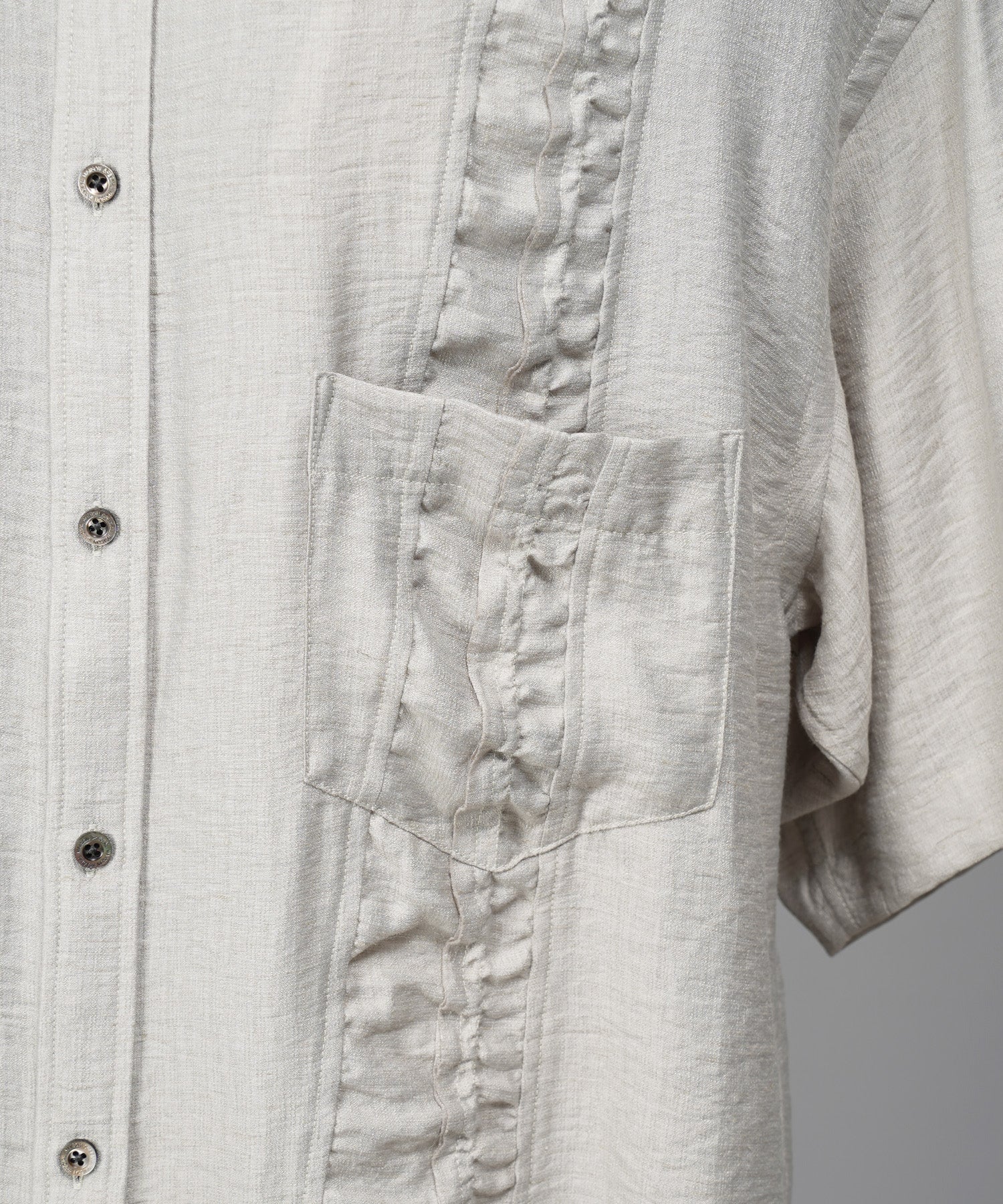 Gathered Ruffle Switching Prime-Over Short Sleeve Shirt