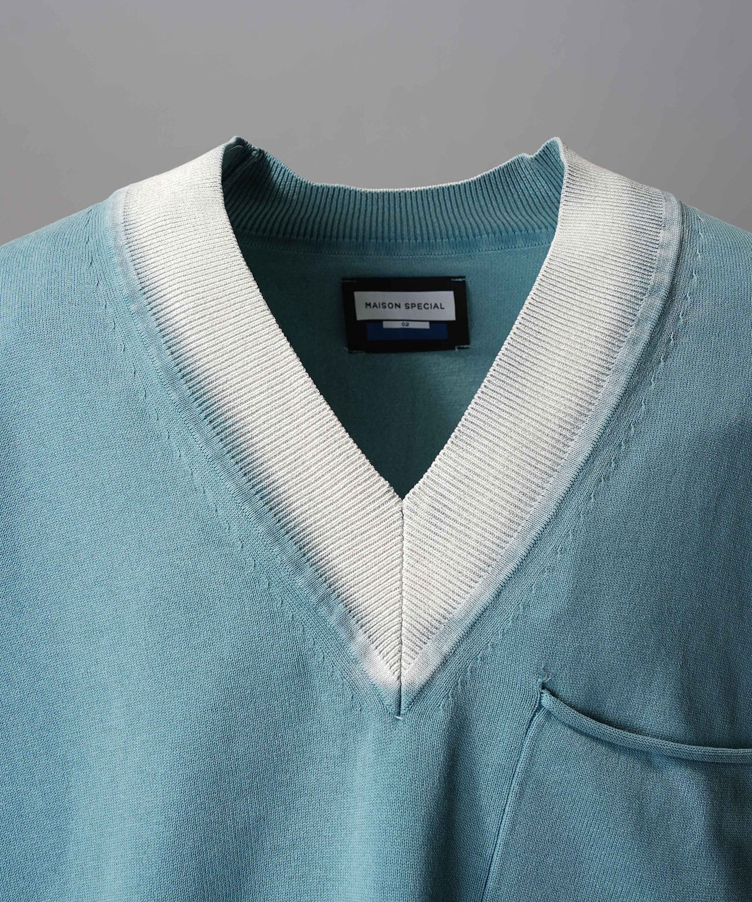 Gradation Short Length Prime-Over V-Neck Knit Pullover