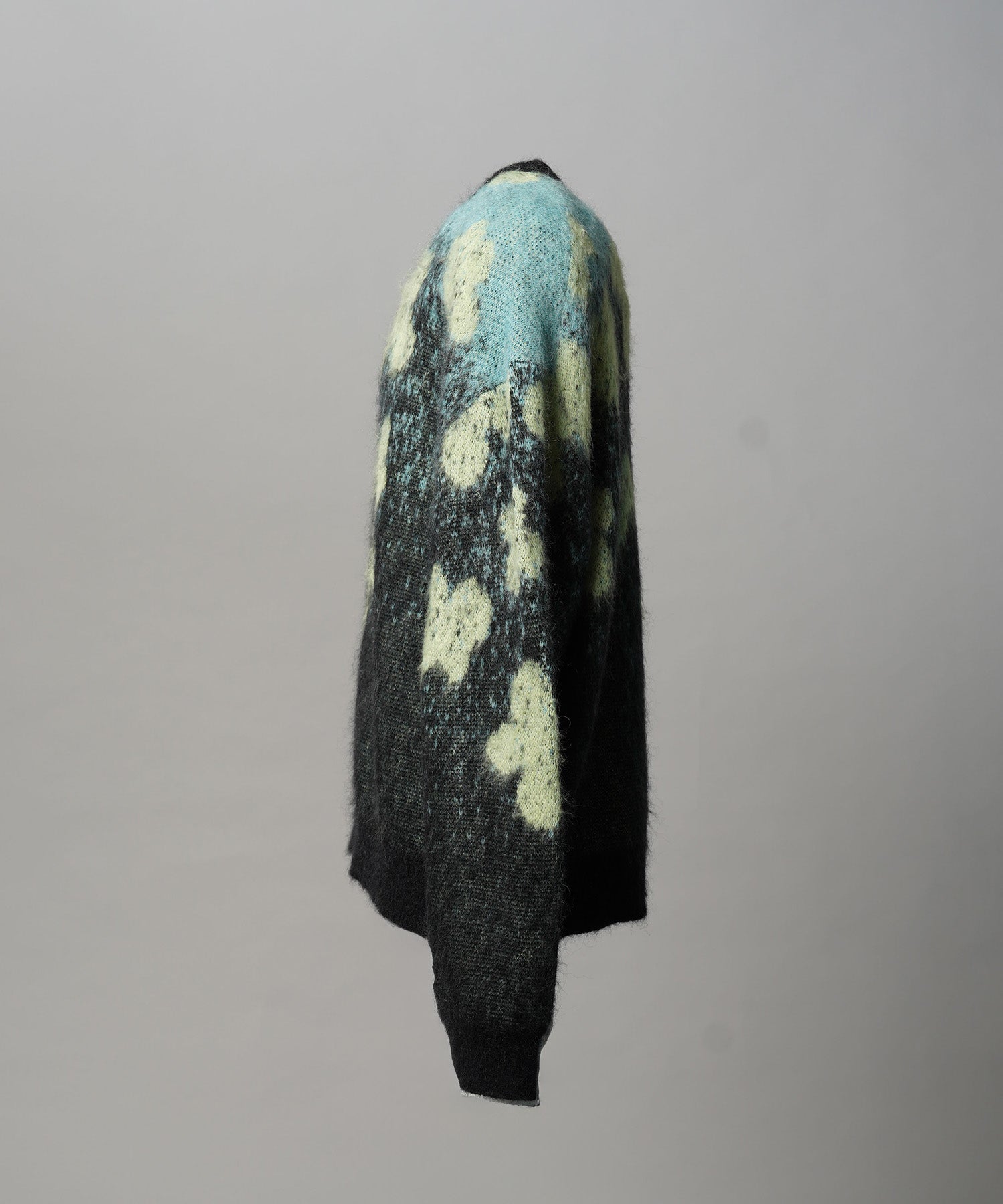 Gradation Short Length Prime-Over V-Neck Knit Pullover