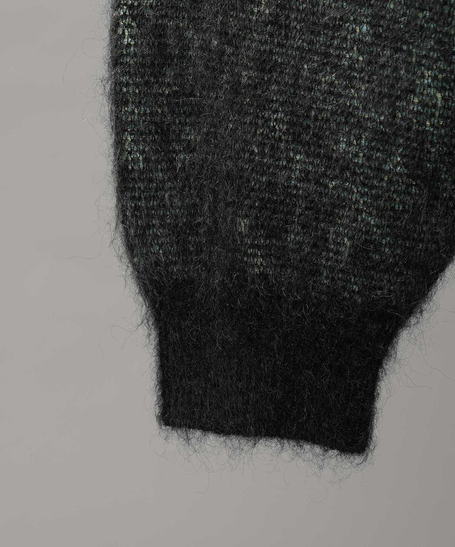 Gradation Short Length Prime-Over V-Neck Knit Pullover