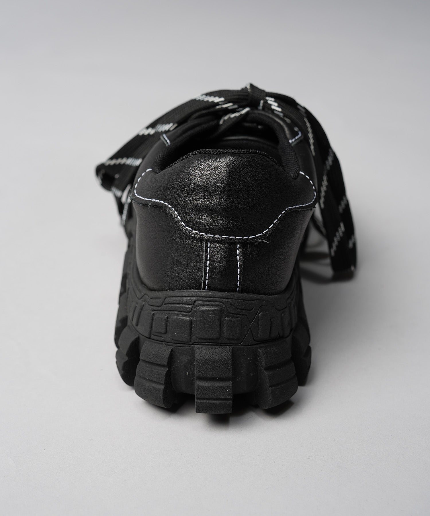 [SPECIAL SHOES FACTORY COLLABORATION] Rattling Sole Low-Cut Shoes