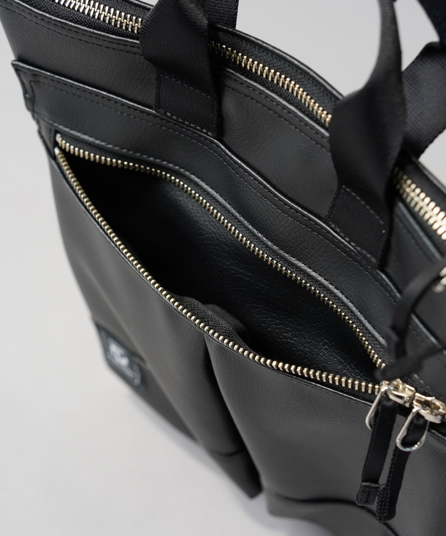 Aluminum Bonded Leather Shoulder Bag